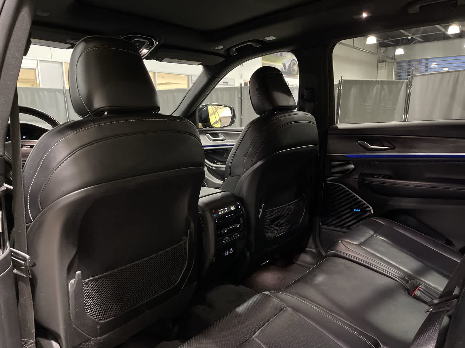 Thumbnail: 2021 Jeep Grand Cherokee L - 24