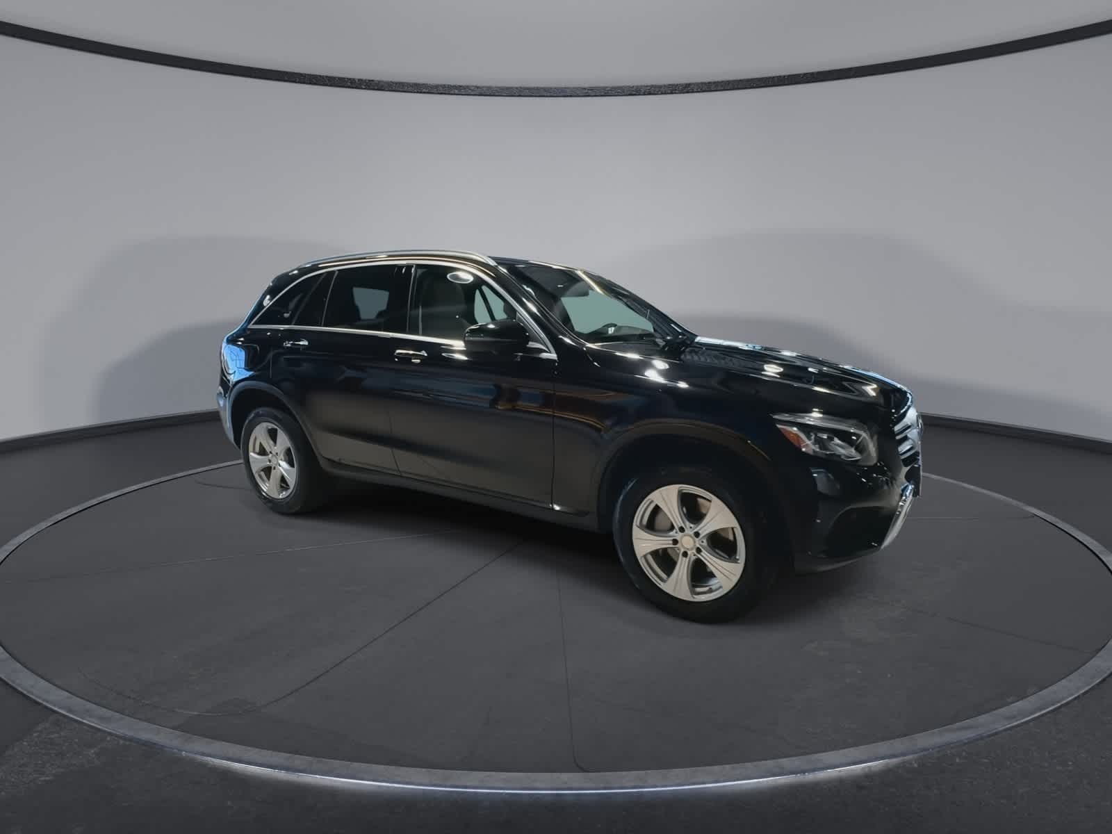 Thumbnail: 2017 Mercedes-Benz GLC - 2