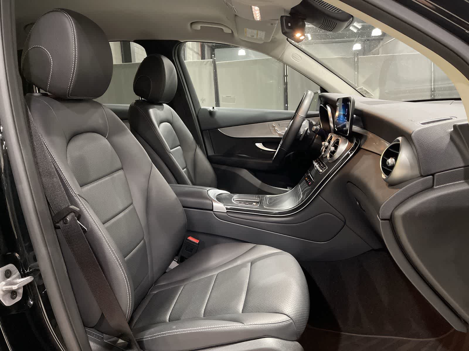 Thumbnail: 2022 Mercedes-Benz GLC - 26