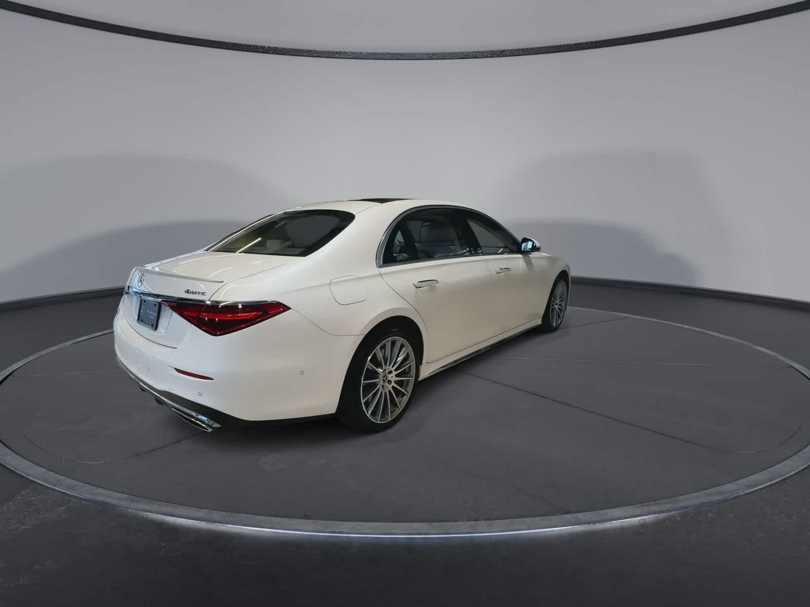 Thumbnail: 2023 Mercedes-Benz S-Class - 11