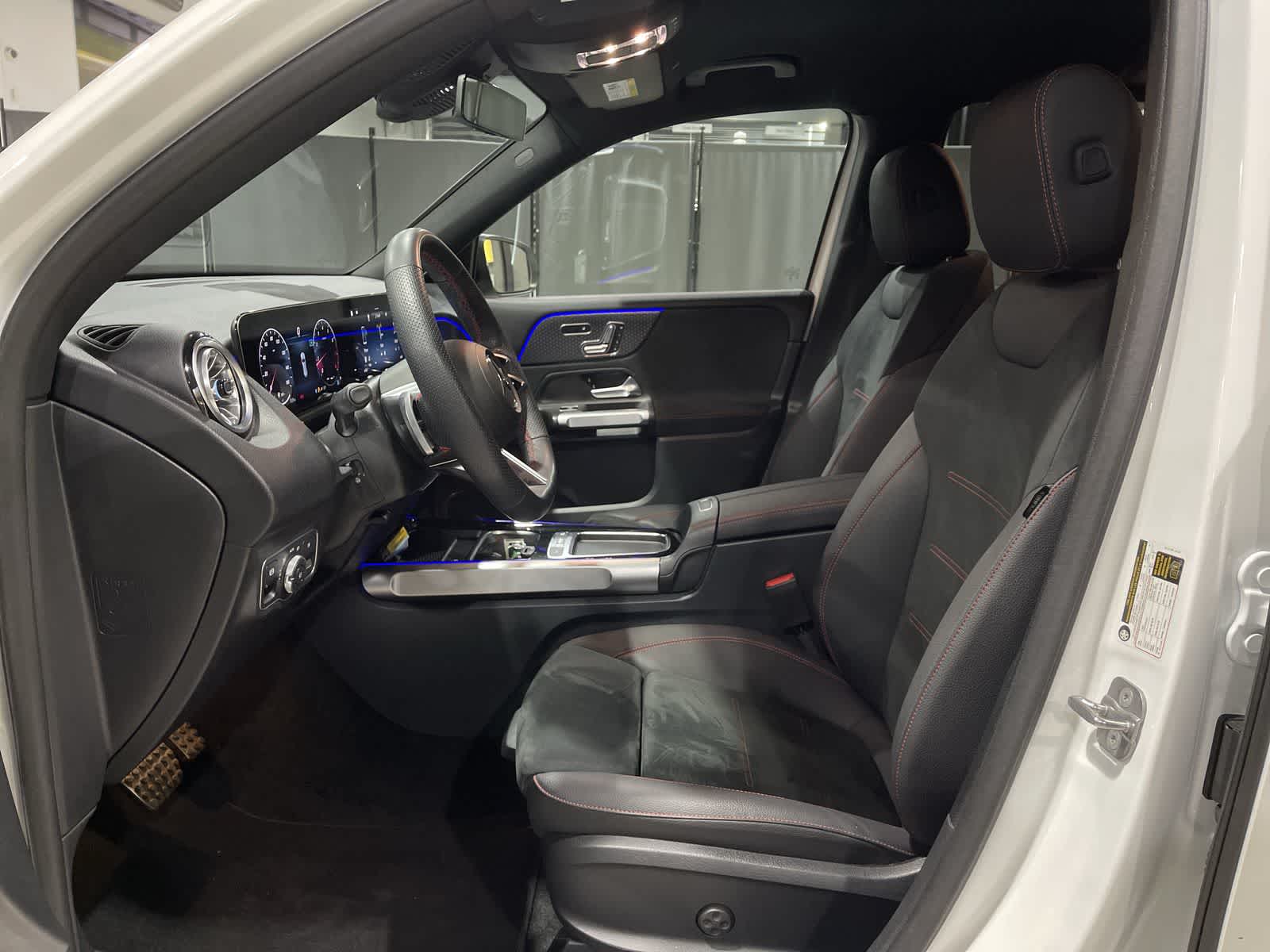 Thumbnail: 2025 Mercedes-Benz GLB - 14