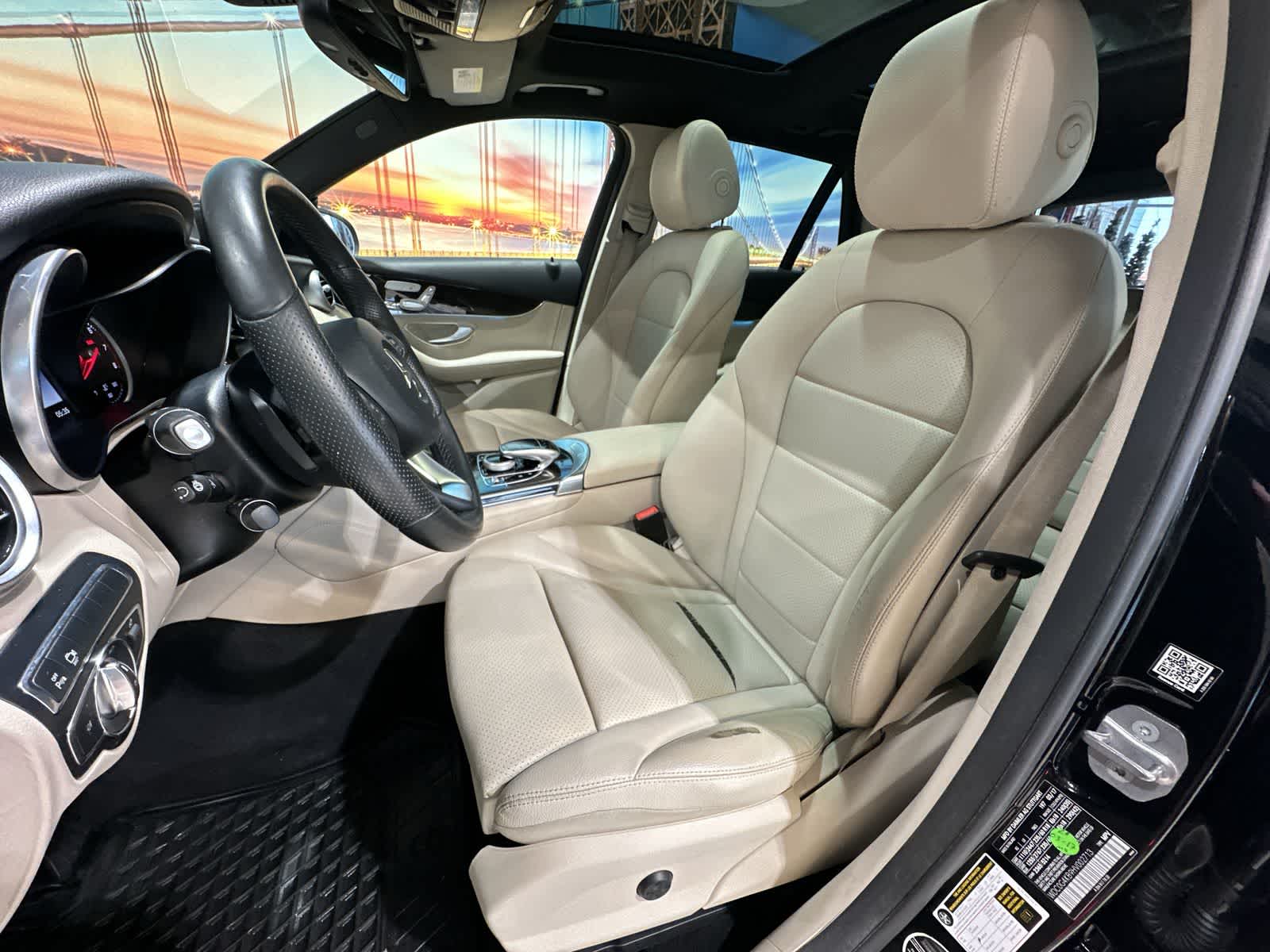 Thumbnail: 2017 Mercedes-Benz GLC - 23