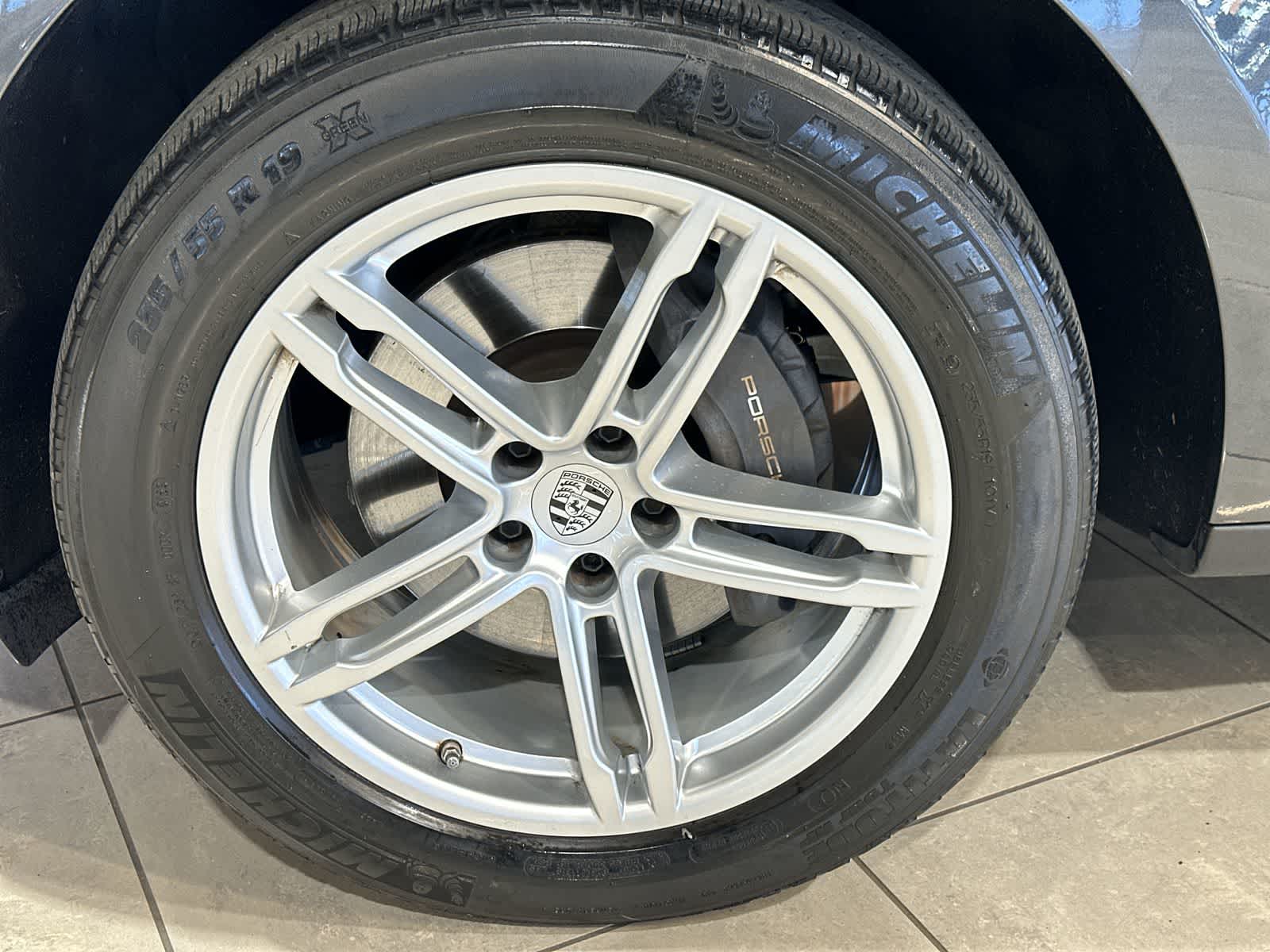 Thumbnail: 2023 Porsche Macan - 20