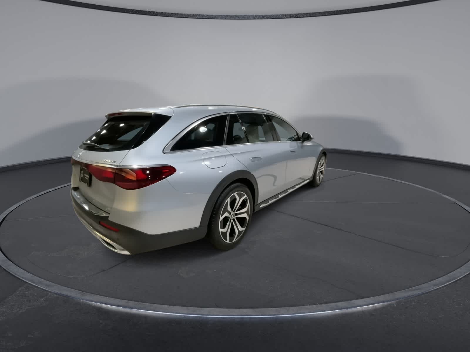 Thumbnail: 2025 Mercedes-Benz E-Class - 11