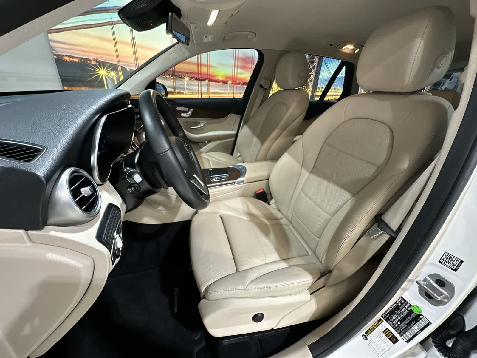 Thumbnail: 2022 Mercedes-Benz GLC - 23