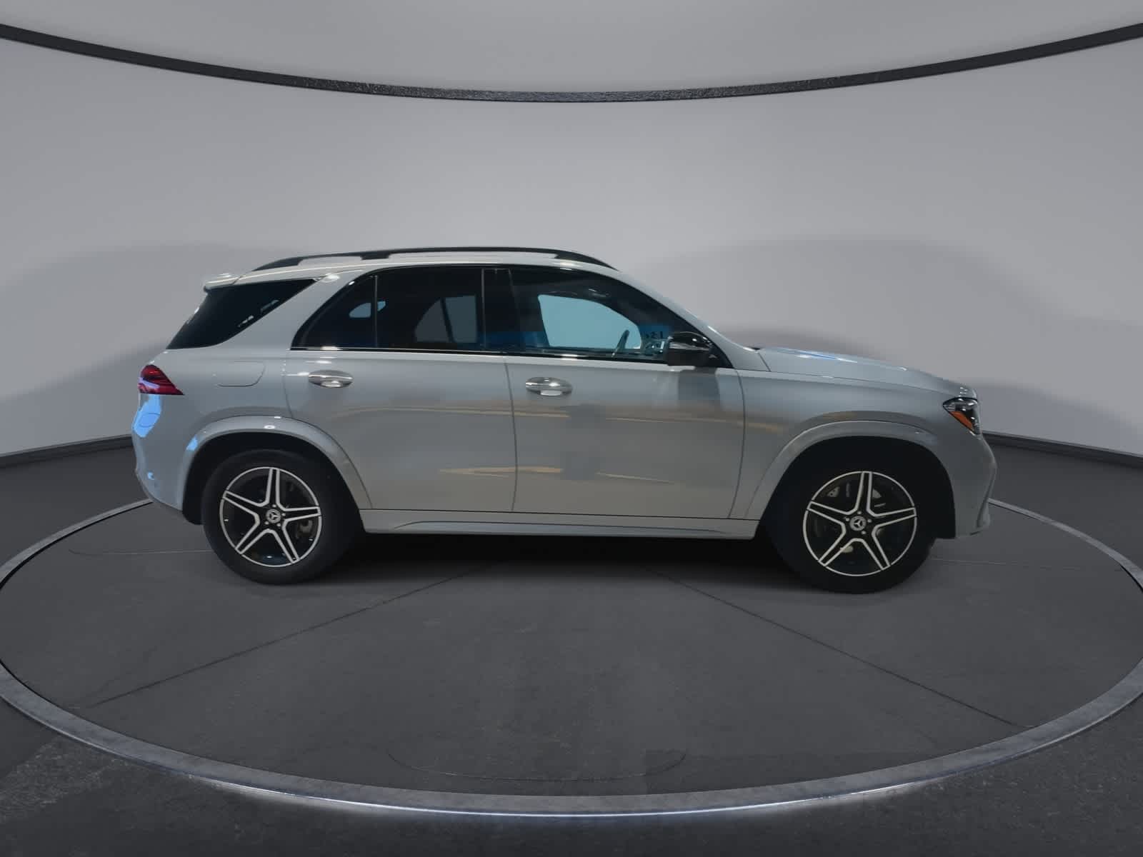 Thumbnail: 2025 Mercedes-Benz GLE - 13