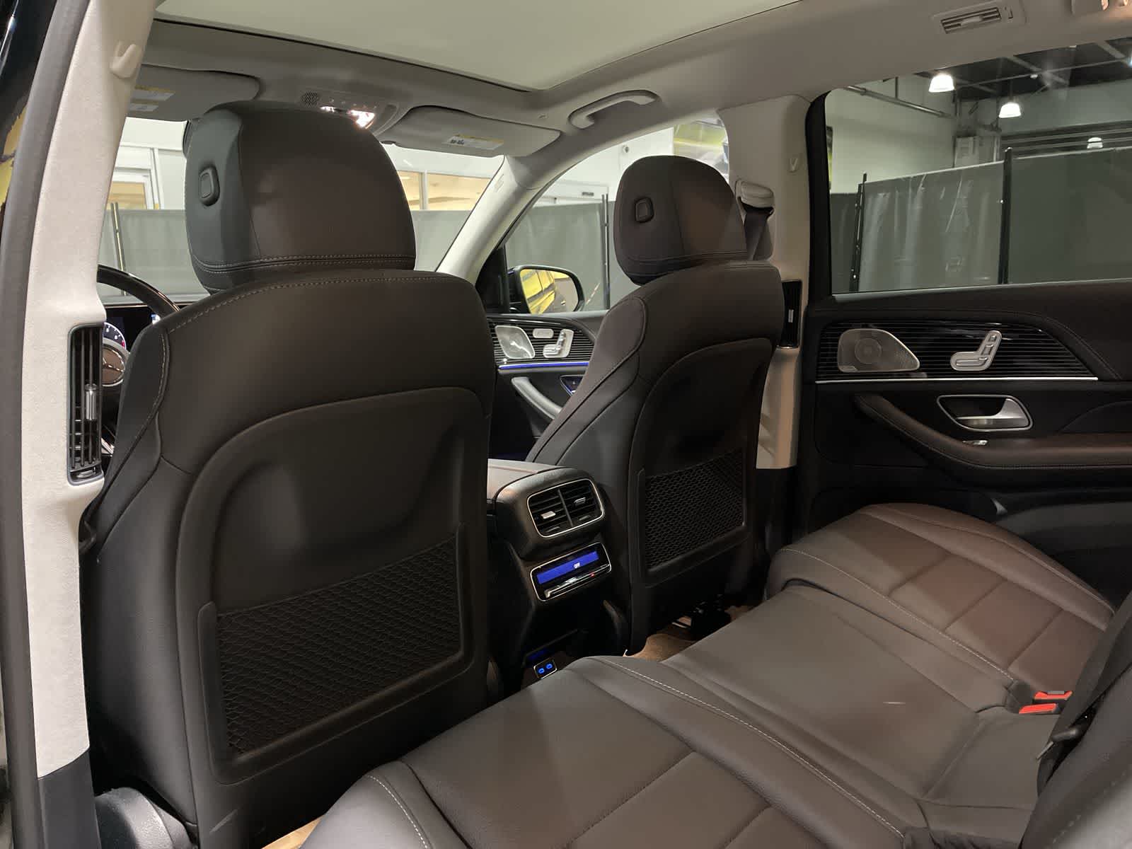 Thumbnail: 2025 Mercedes-Benz GLS - 24