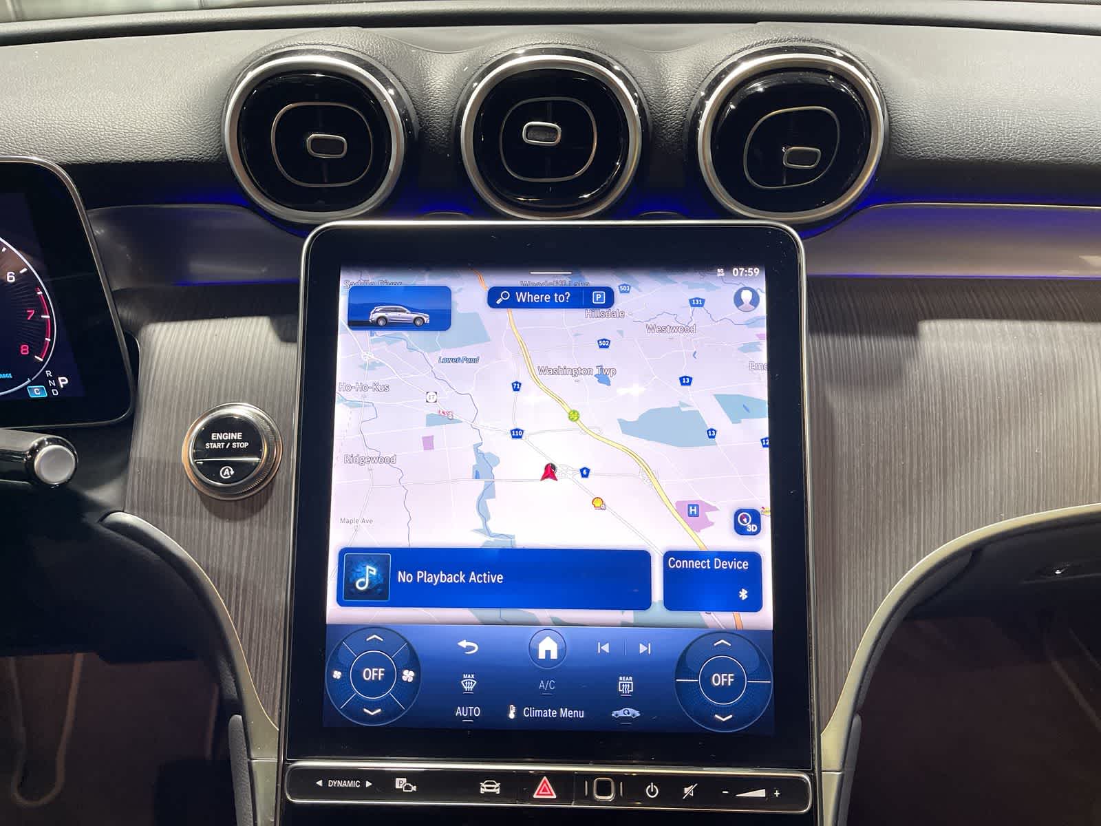 Thumbnail: 2025 Mercedes-Benz GLC - 28