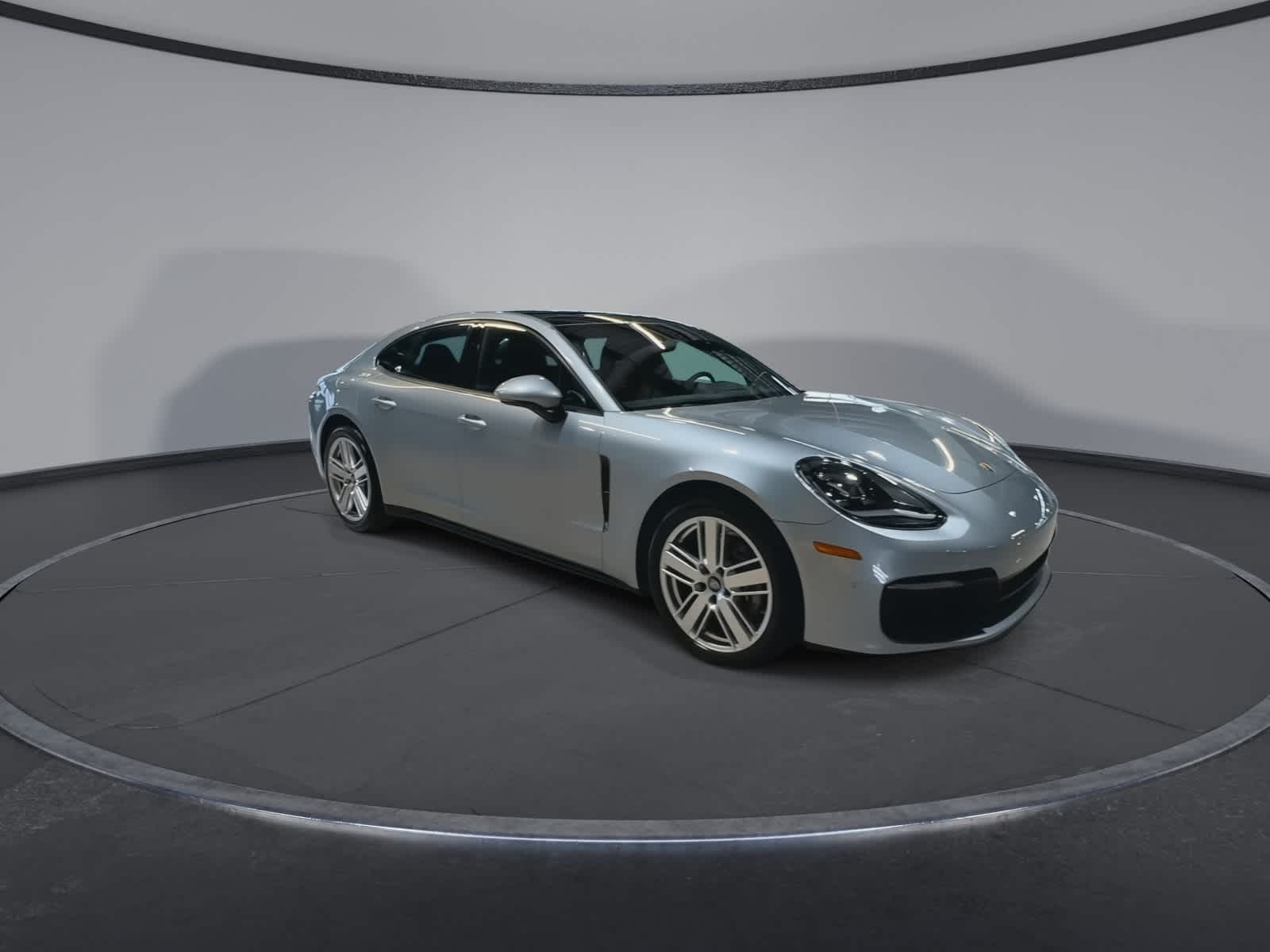 Thumbnail: 2023 Porsche Panamera - 2