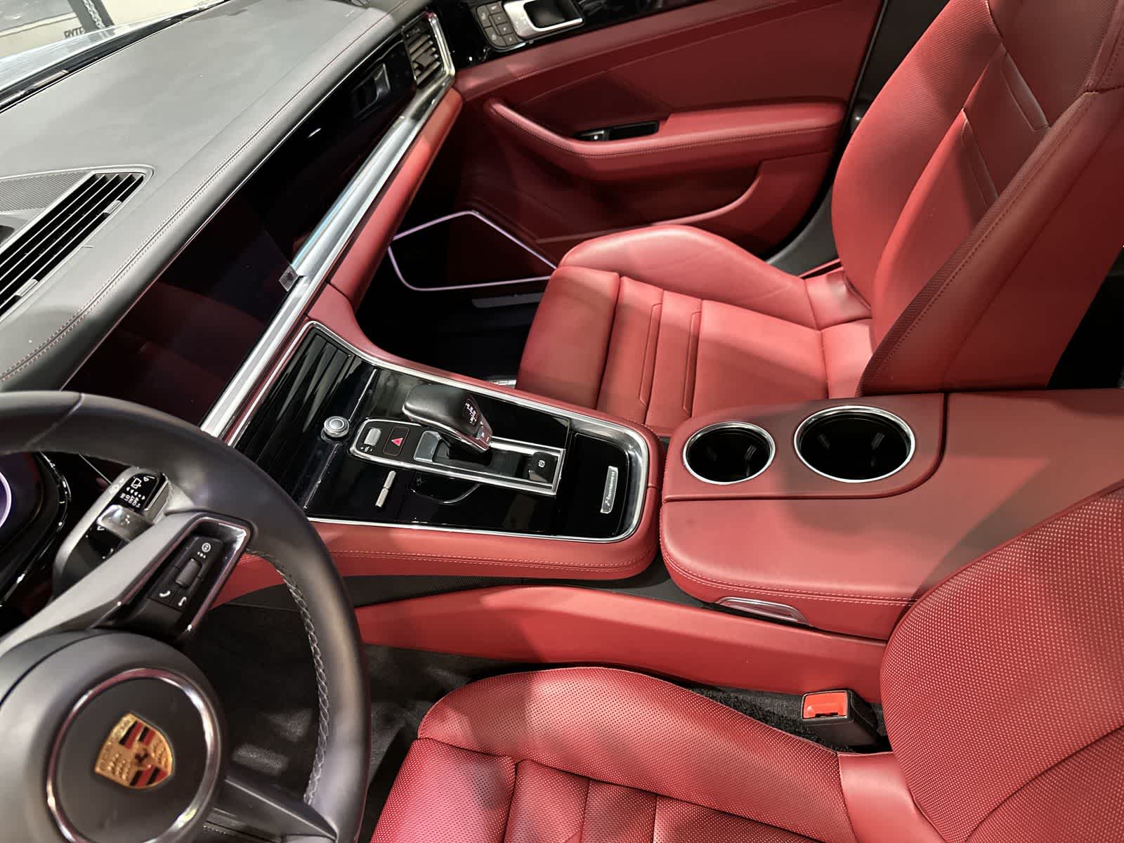 Thumbnail: 2023 Porsche Panamera - 28