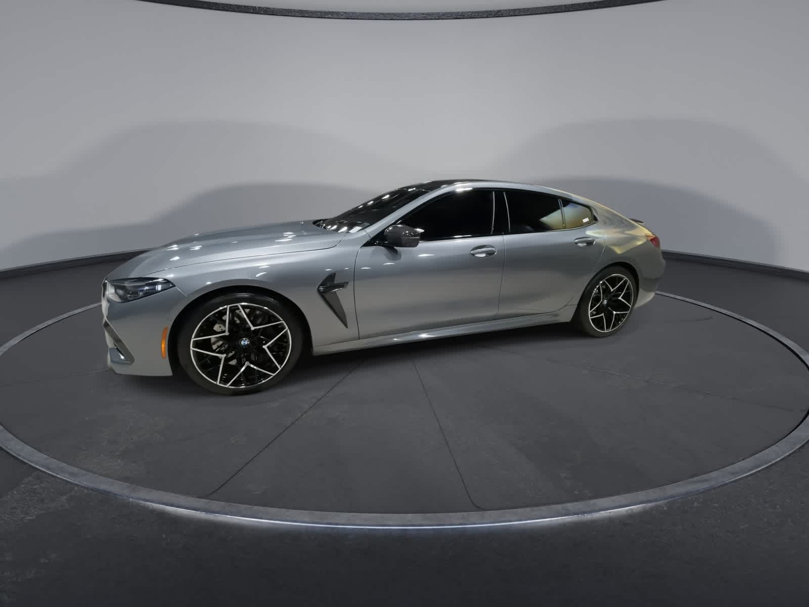 Thumbnail: 2023 BMW M8 - 6