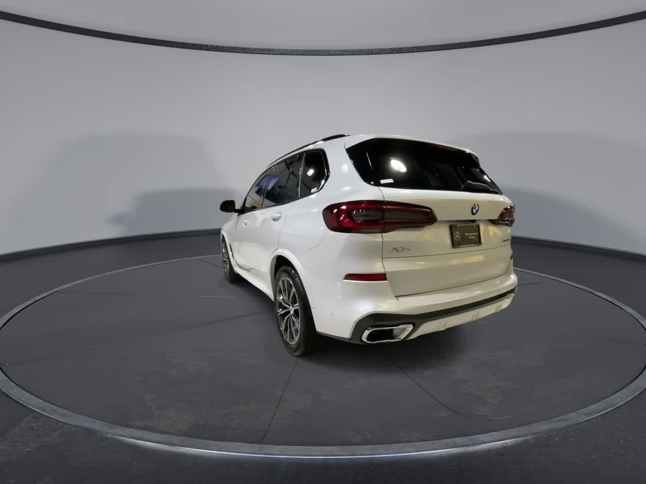 Thumbnail: 2023 BMW X5 - 8