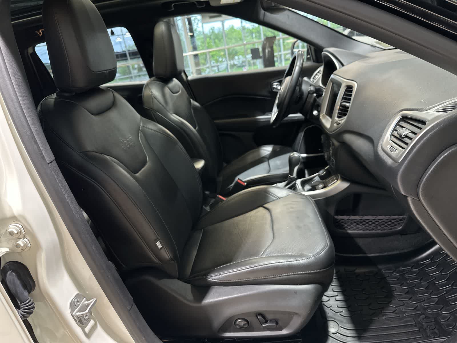Thumbnail: 2020 Jeep Compass - 26
