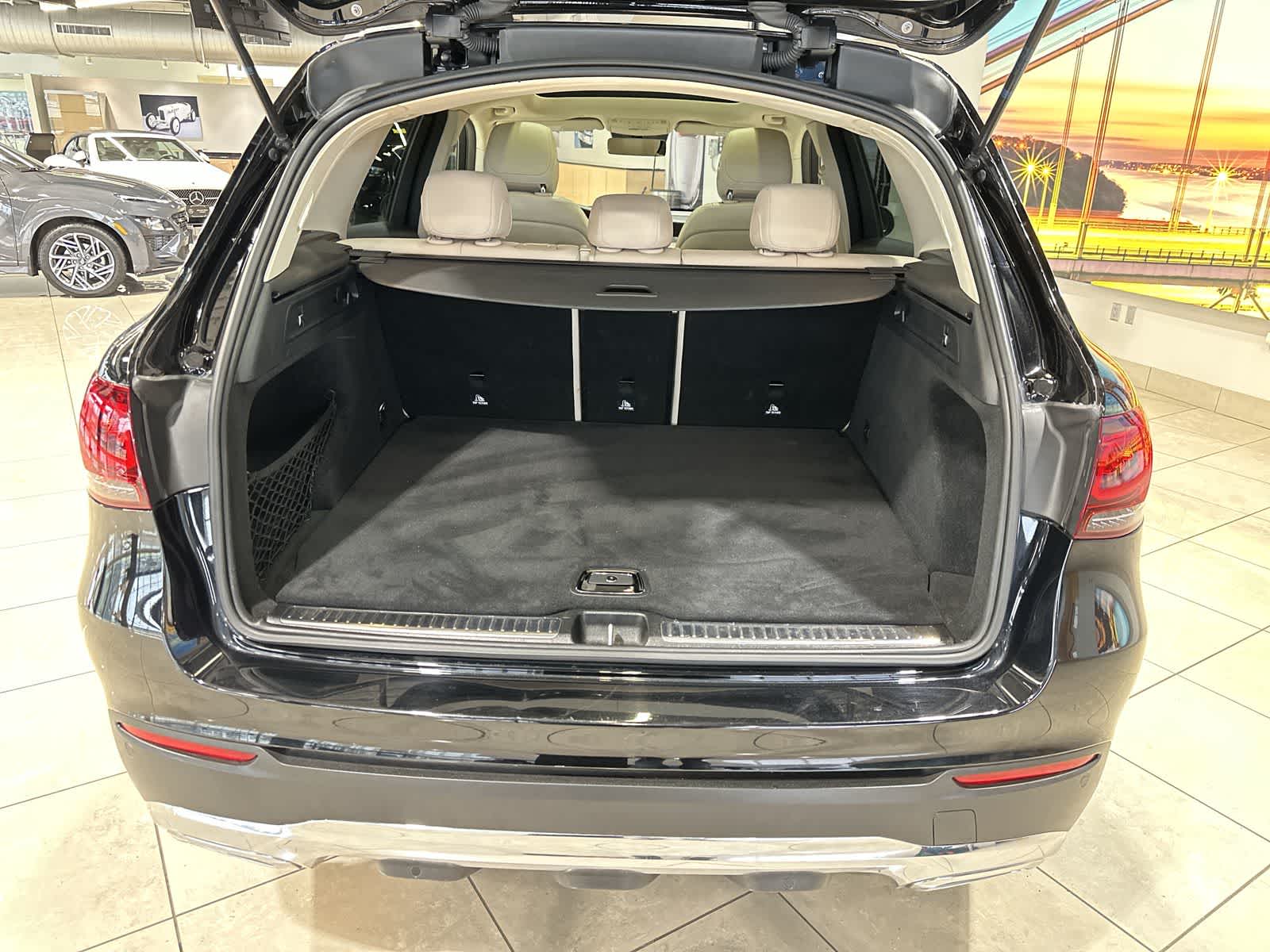 Thumbnail: 2022 Mercedes-Benz GLC - 31