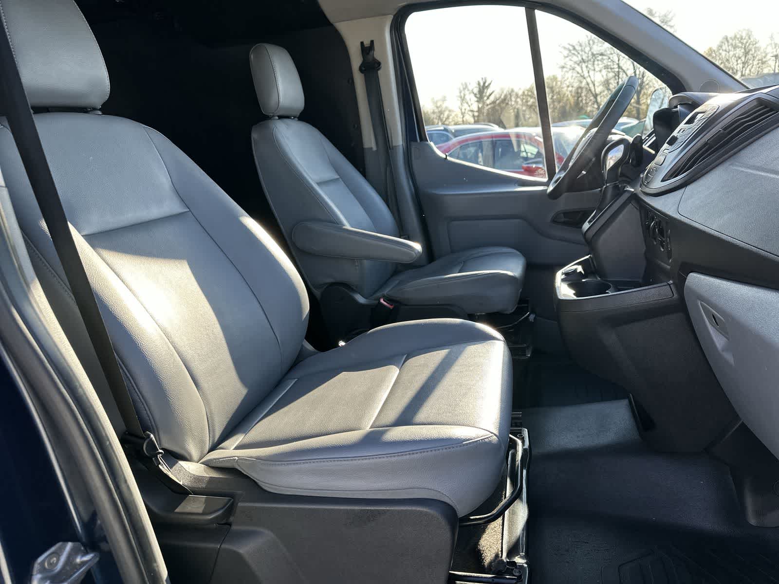 Thumbnail: 2019 Ford Transit Series - 26
