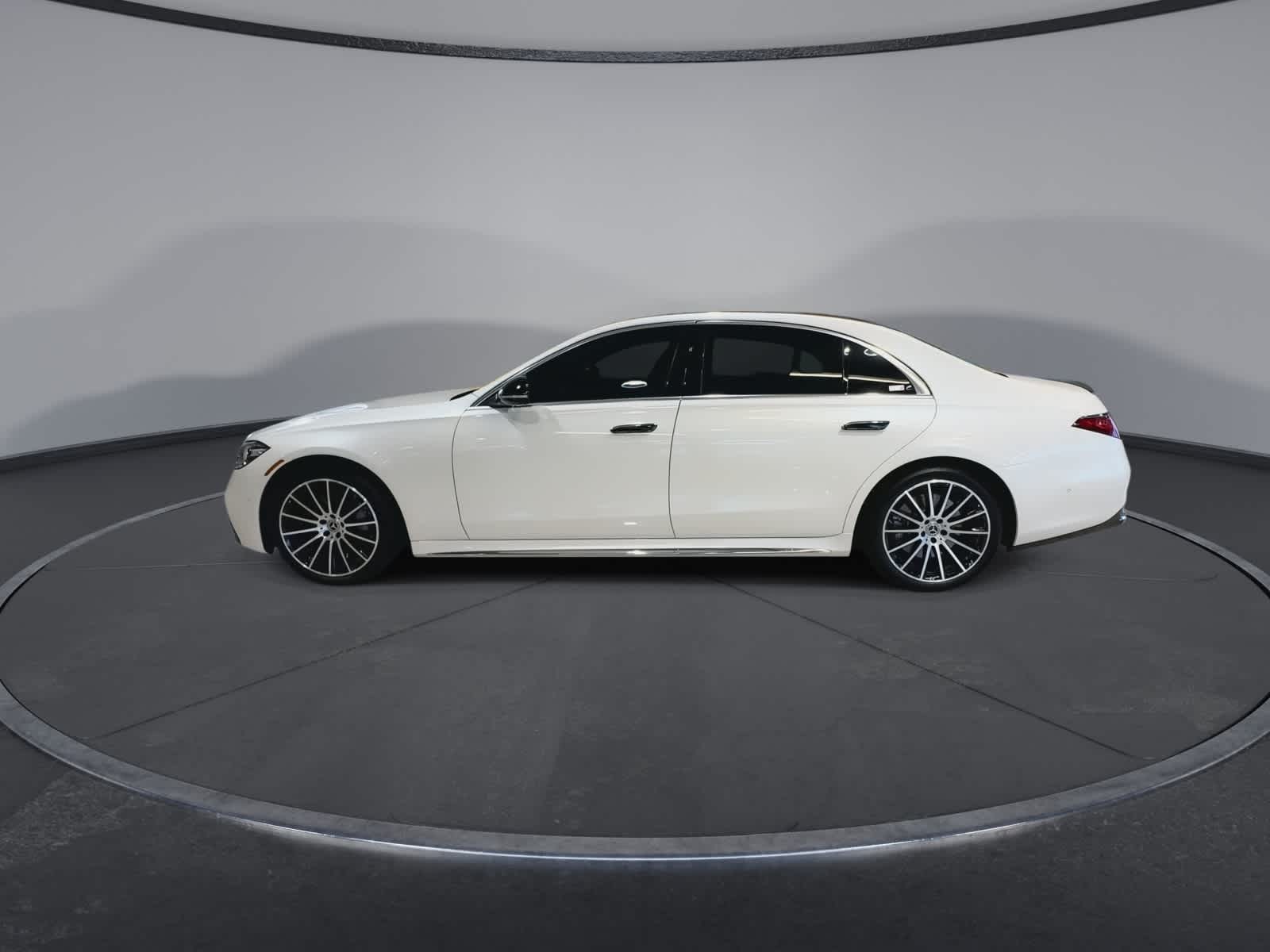 Thumbnail: 2023 Mercedes-Benz S-Class - 7