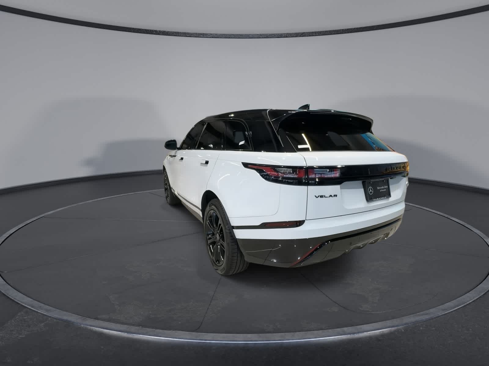 Thumbnail: 2023 Land Rover Range Rover Velar - 9