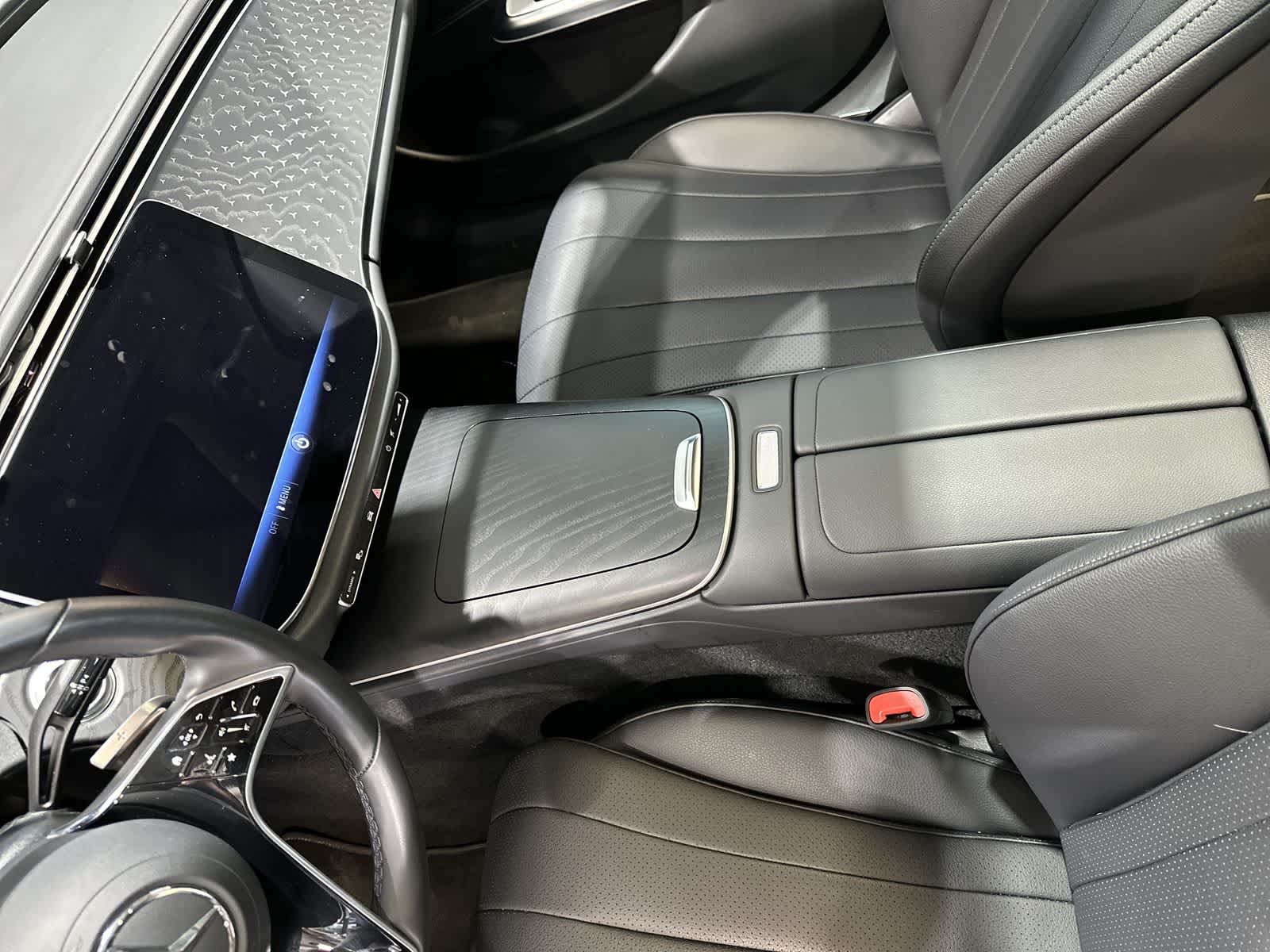 Thumbnail: 2025 Mercedes-Benz E-Class - 28