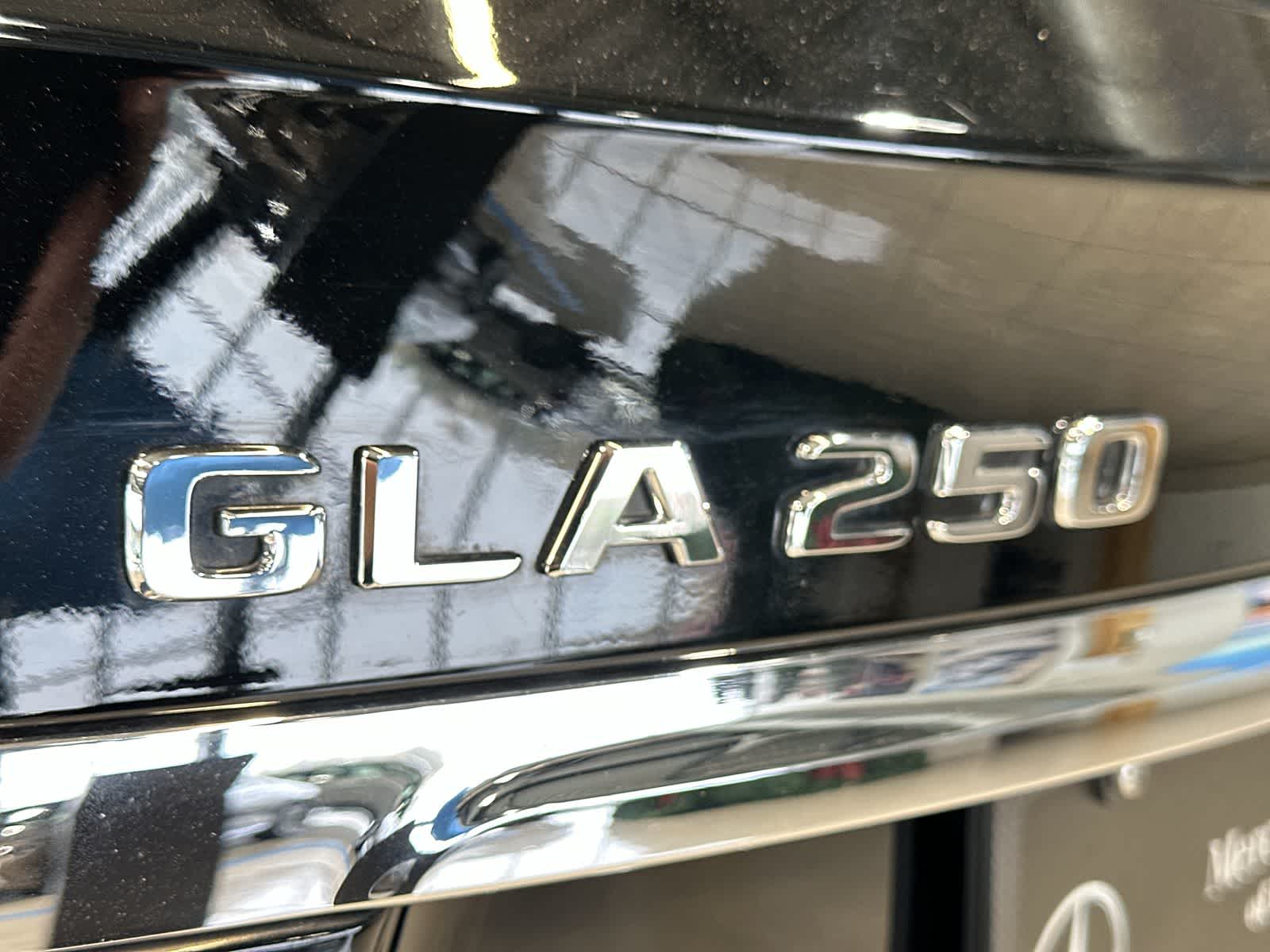 Thumbnail: 2019 Mercedes-Benz GLA - 19