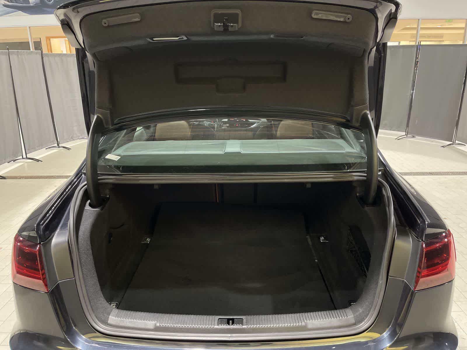 Thumbnail: 2018 Audi A6 - 31