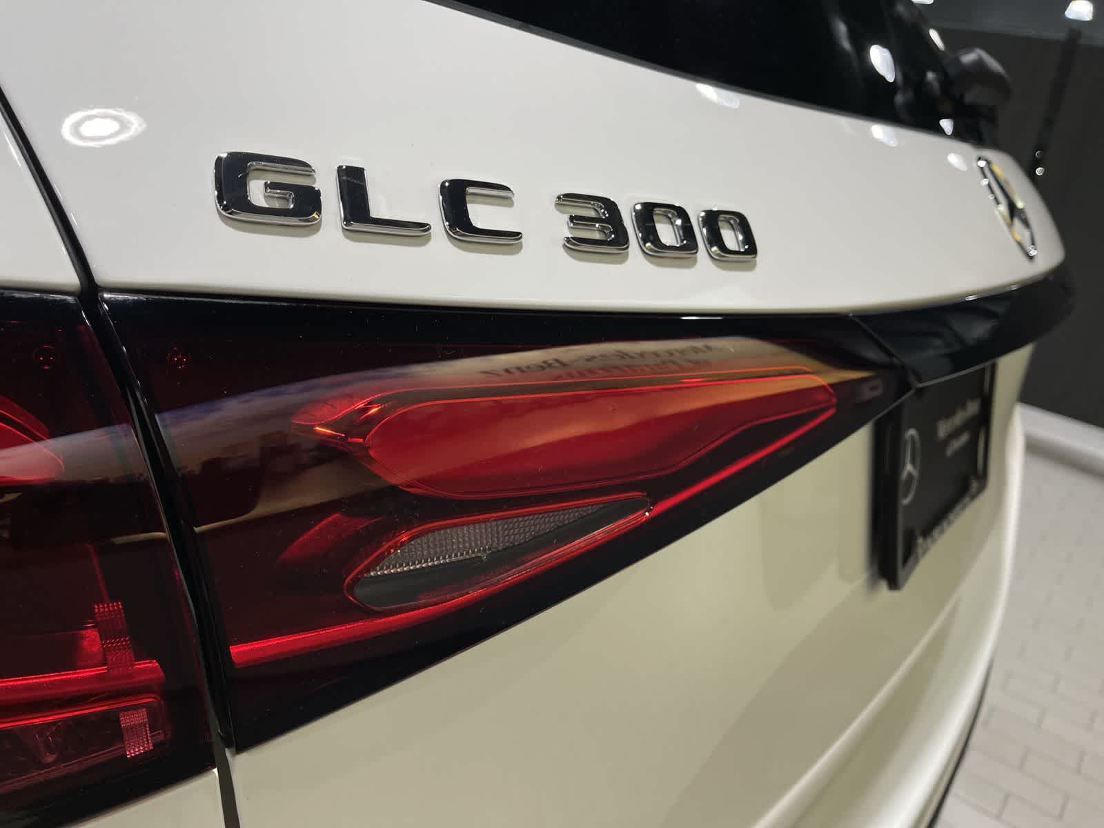 Thumbnail: 2025 Mercedes-Benz GLC - 19