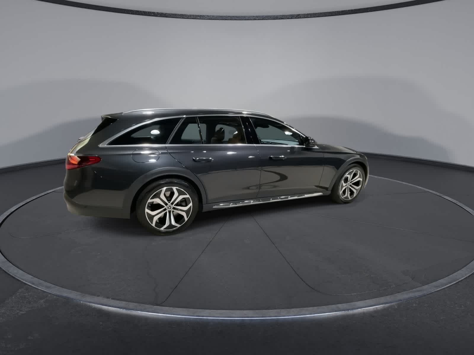 Thumbnail: 2025 Mercedes-Benz E-Class - 13