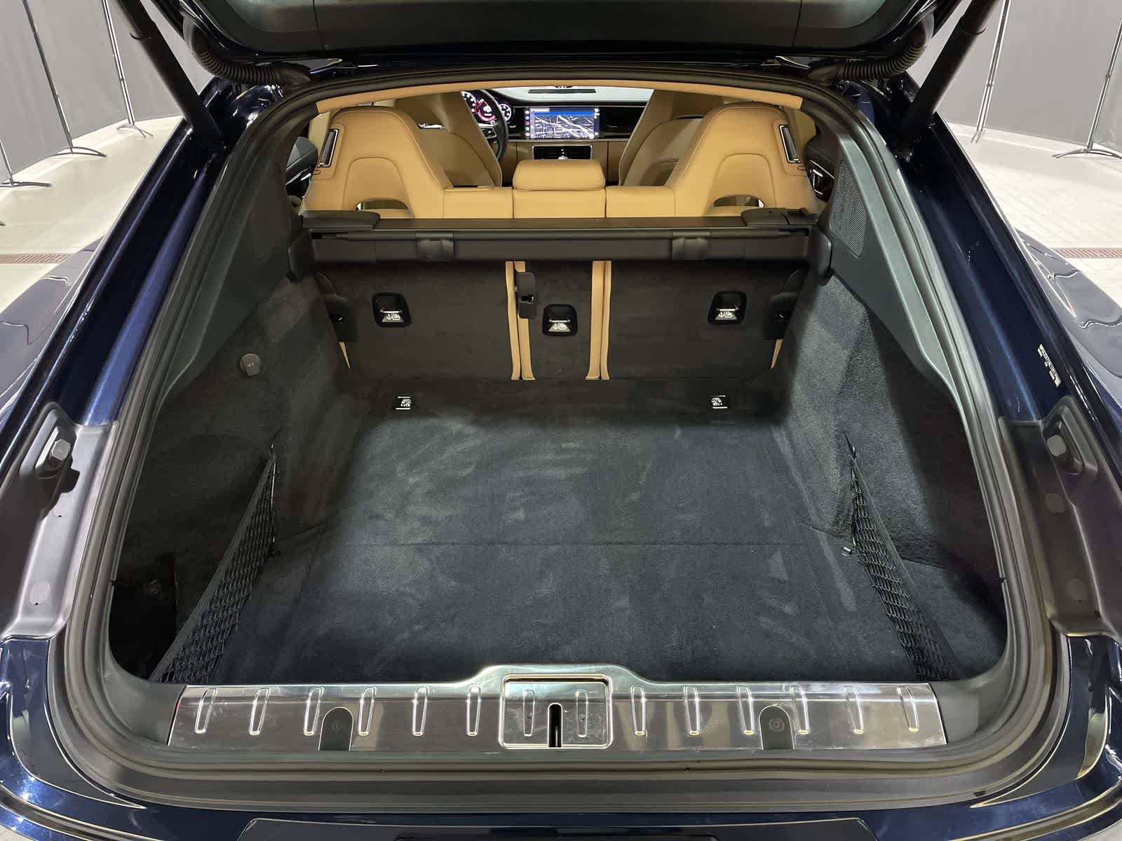 Thumbnail: 2022 Porsche Panamera - 31