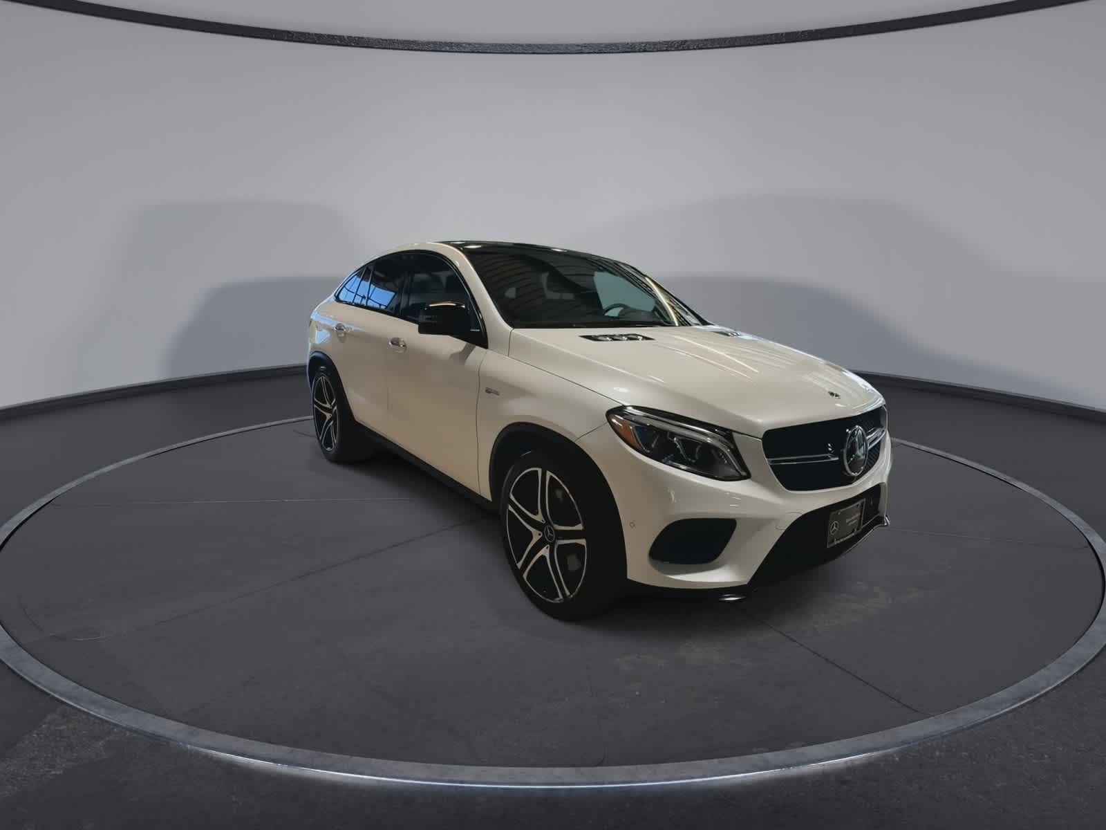 Thumbnail: 2019 Mercedes-Benz GLE - 2