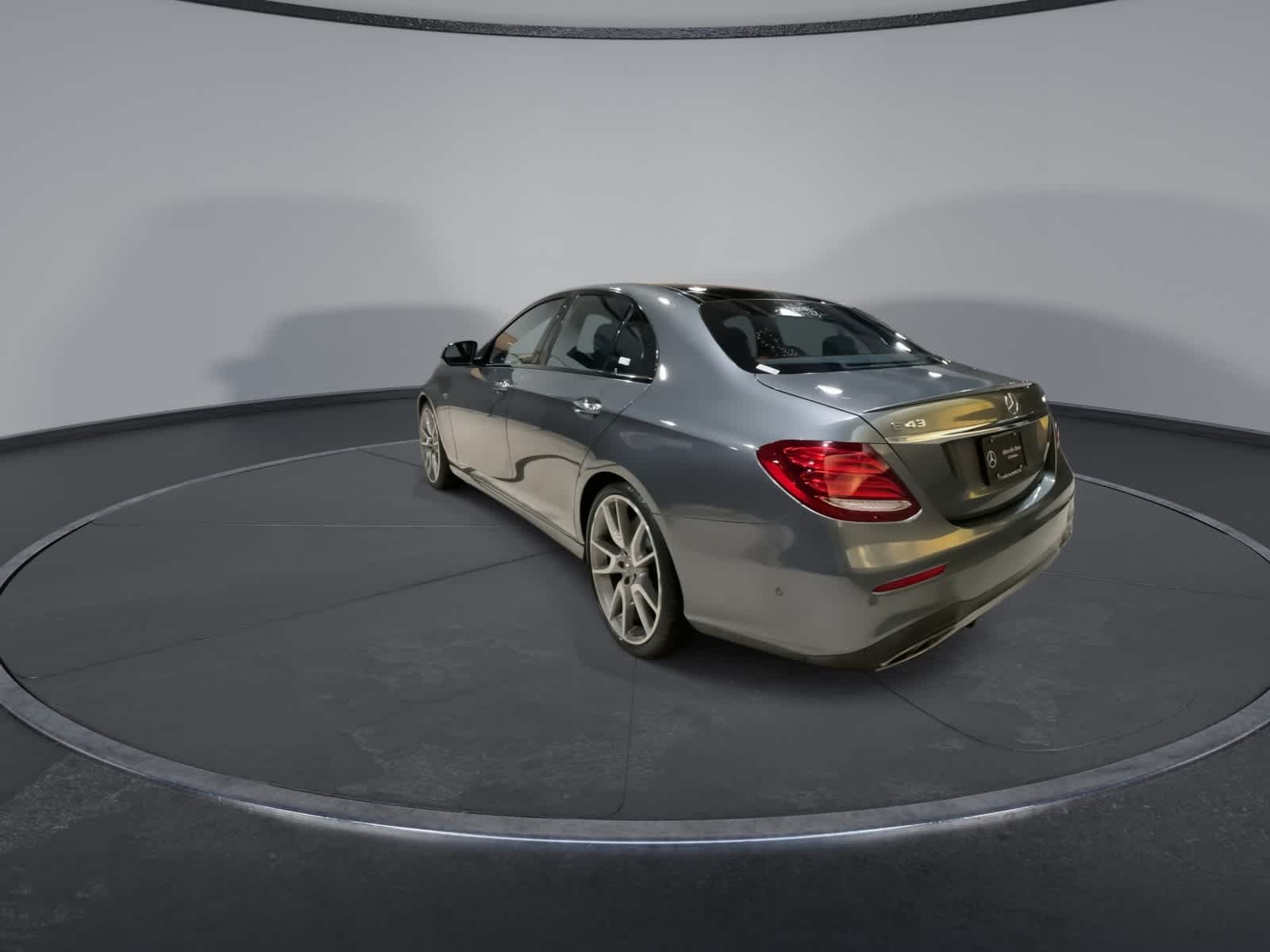 Thumbnail: 2018 Mercedes-Benz E-Class - 9