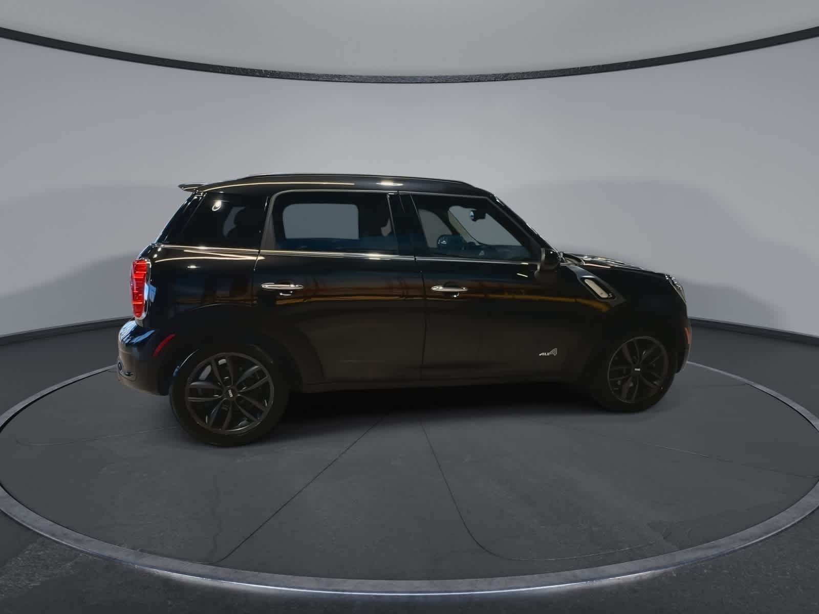 Thumbnail: 2014 MINI Cooper Countryman - 2