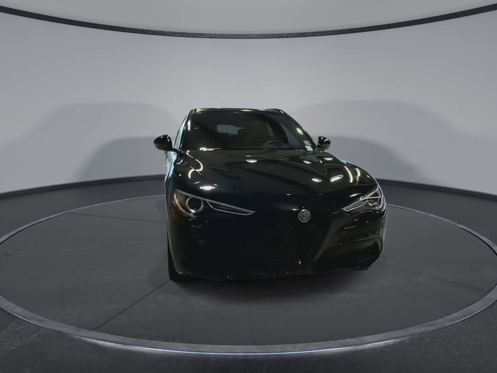 Thumbnail: 2022 Alfa Romeo Stelvio - 3