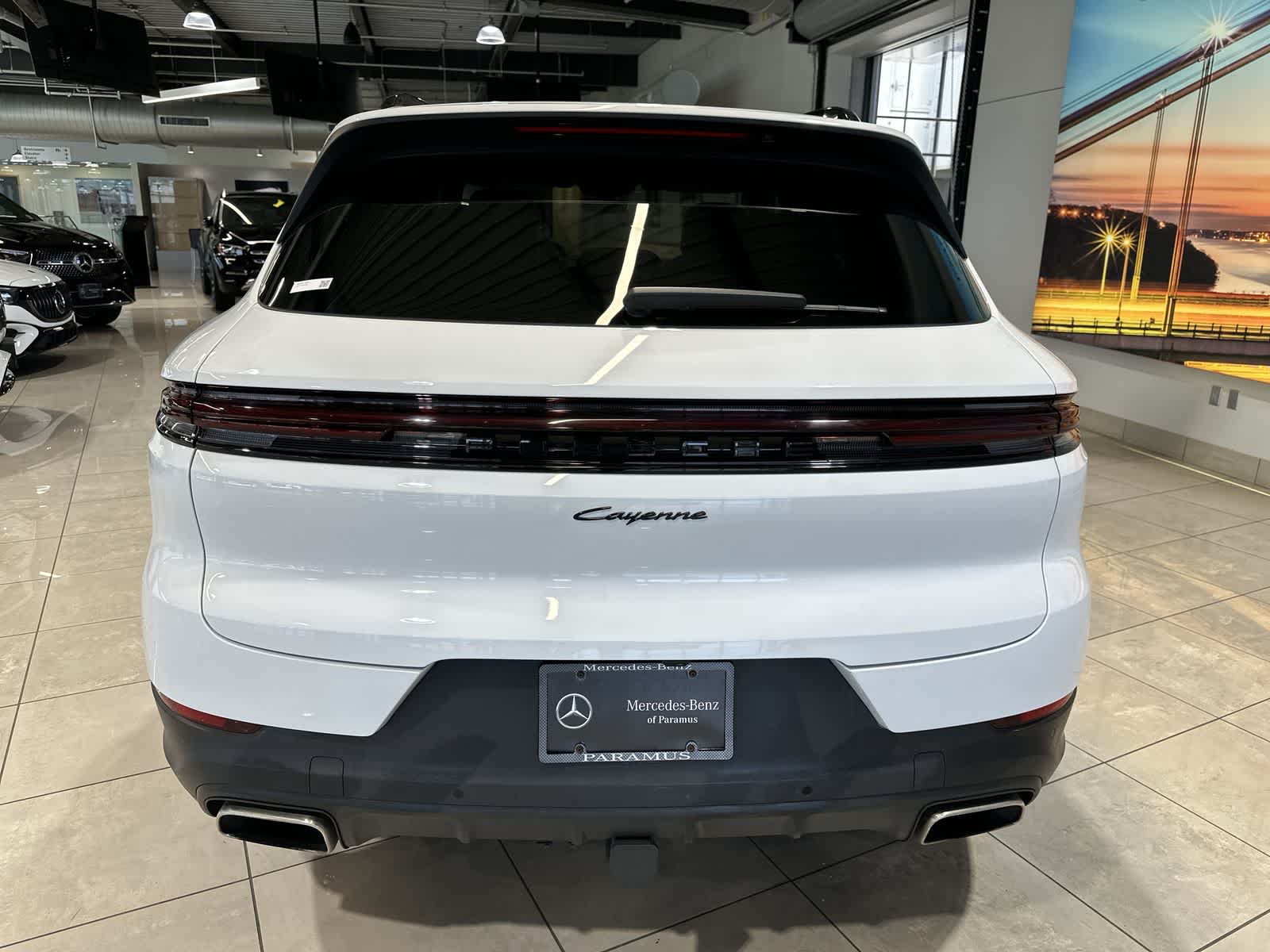 Thumbnail: 2024 Porsche Cayenne - 16