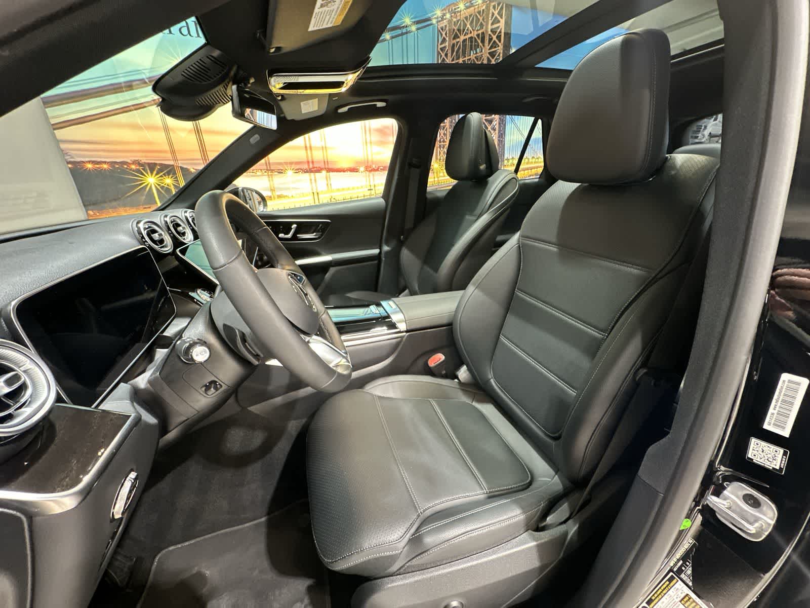 Thumbnail: 2025 Mercedes-Benz GLC - 23