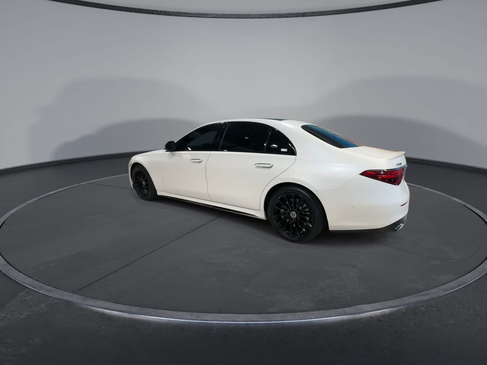 Thumbnail: 2023 Mercedes-Benz S-Class - 8
