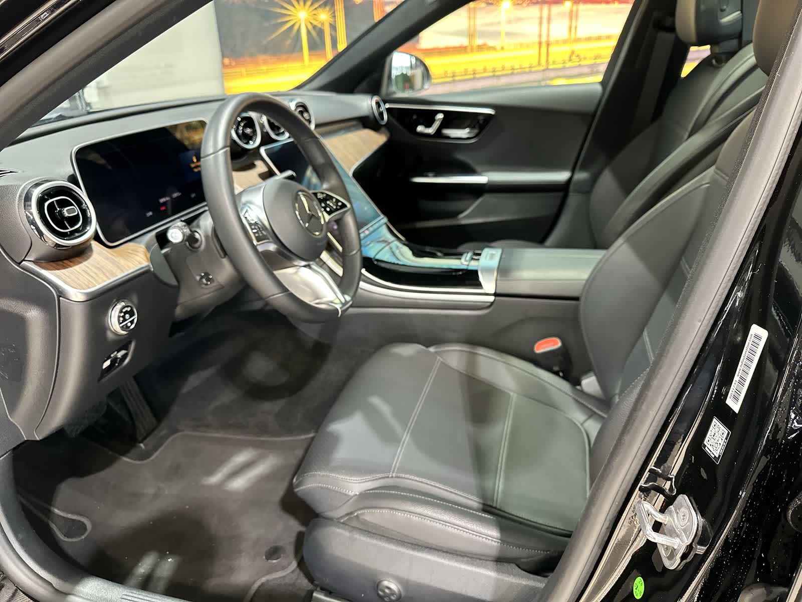 Thumbnail: 2025 Mercedes-Benz C-Class - 14