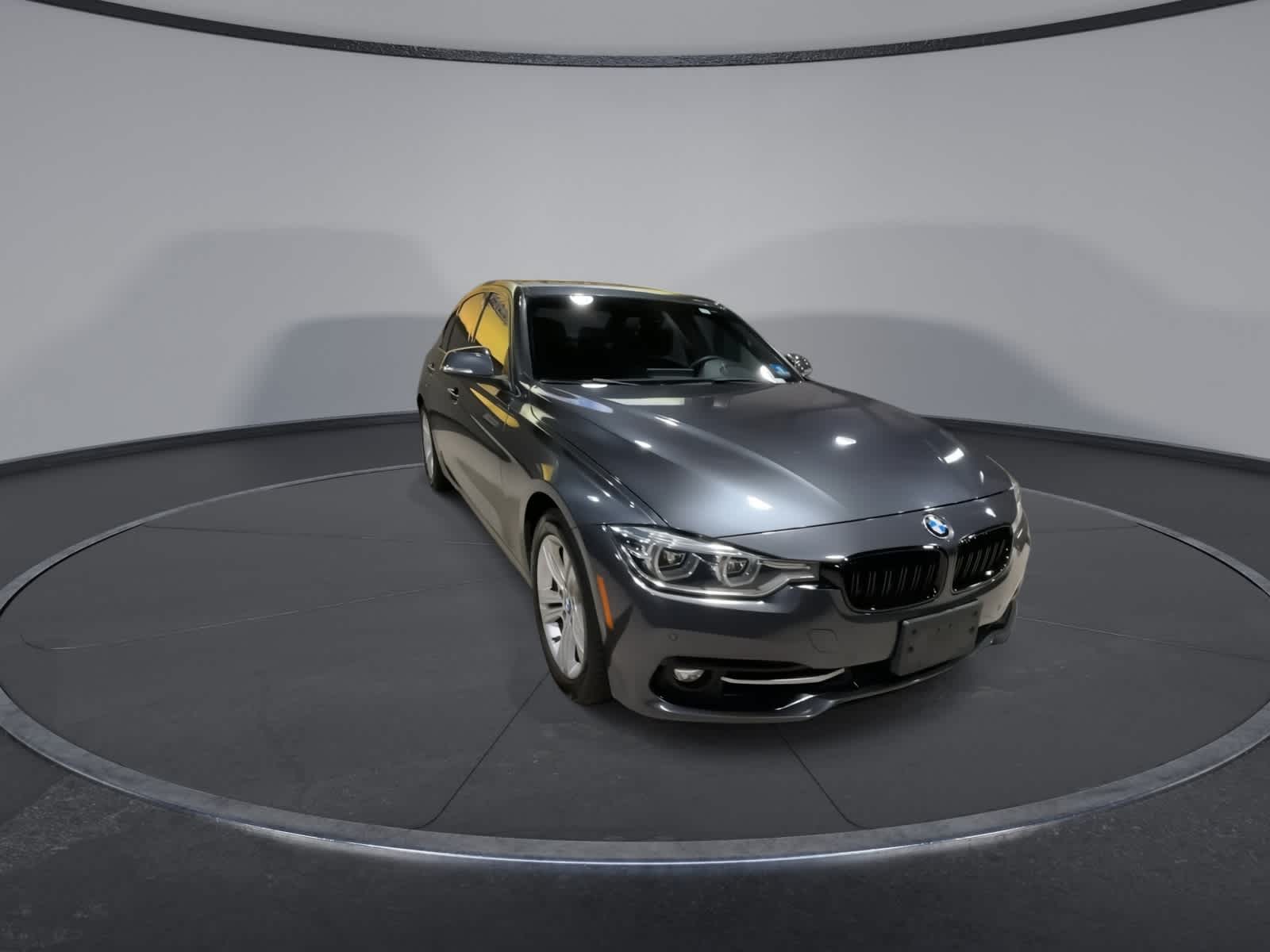 Thumbnail: 2016 BMW 3 Series - 4