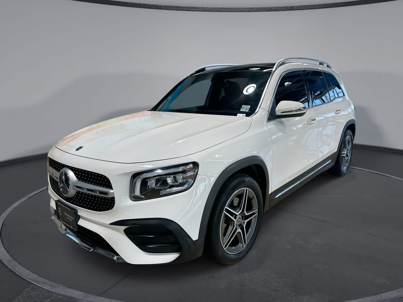 Thumbnail: 2022 Mercedes-Benz GLB - 1