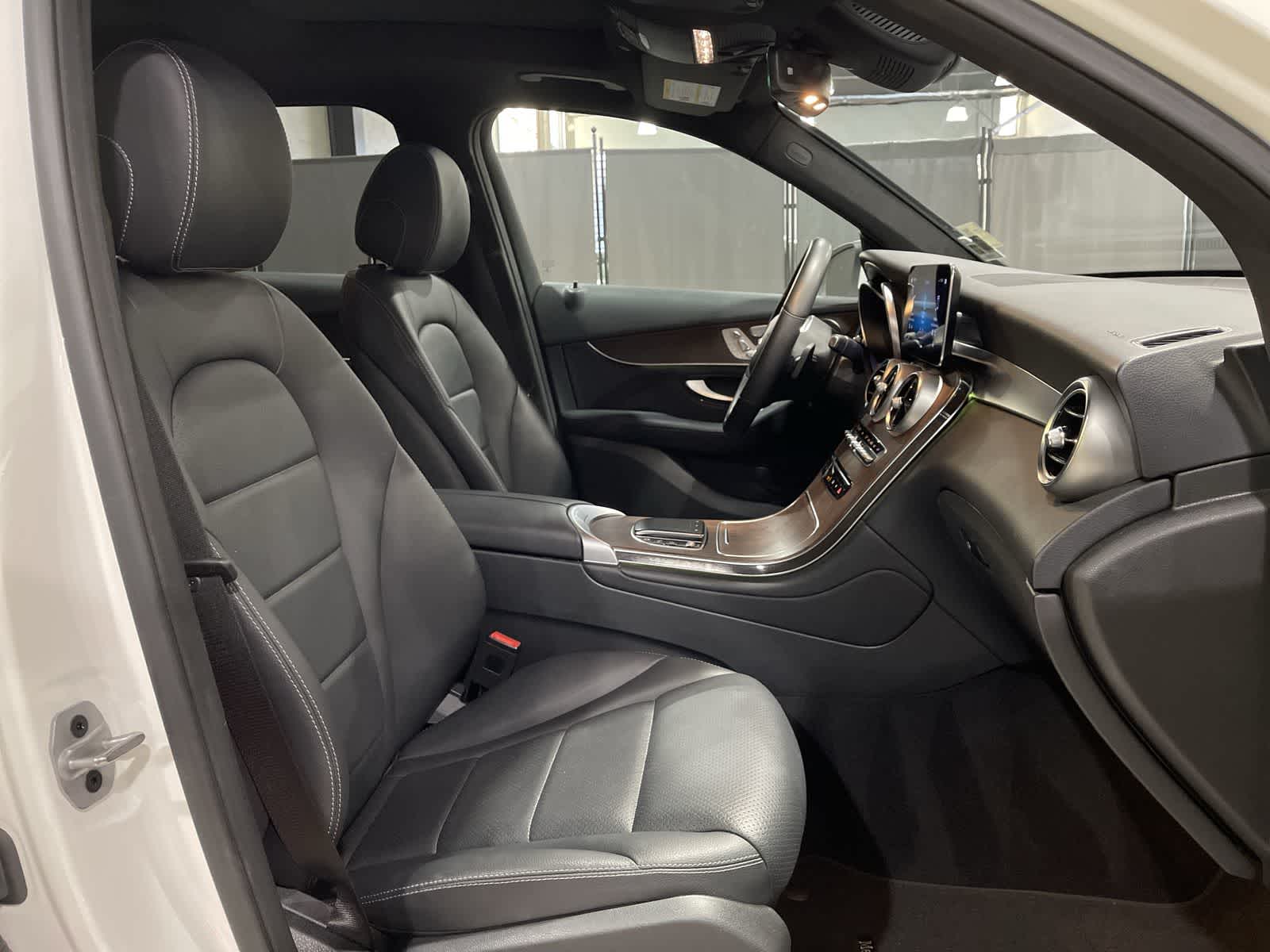 Thumbnail: 2022 Mercedes-Benz GLC - 26