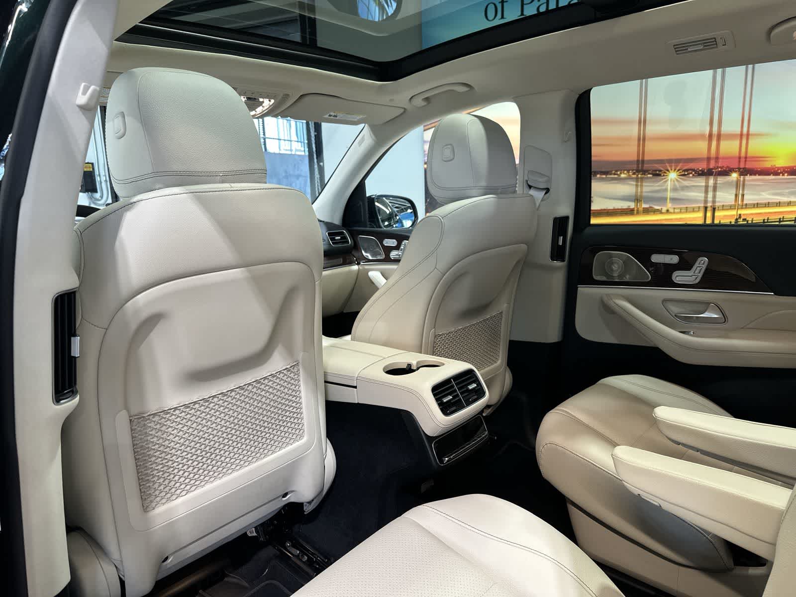 Thumbnail: 2022 Mercedes-Benz GLS - 24