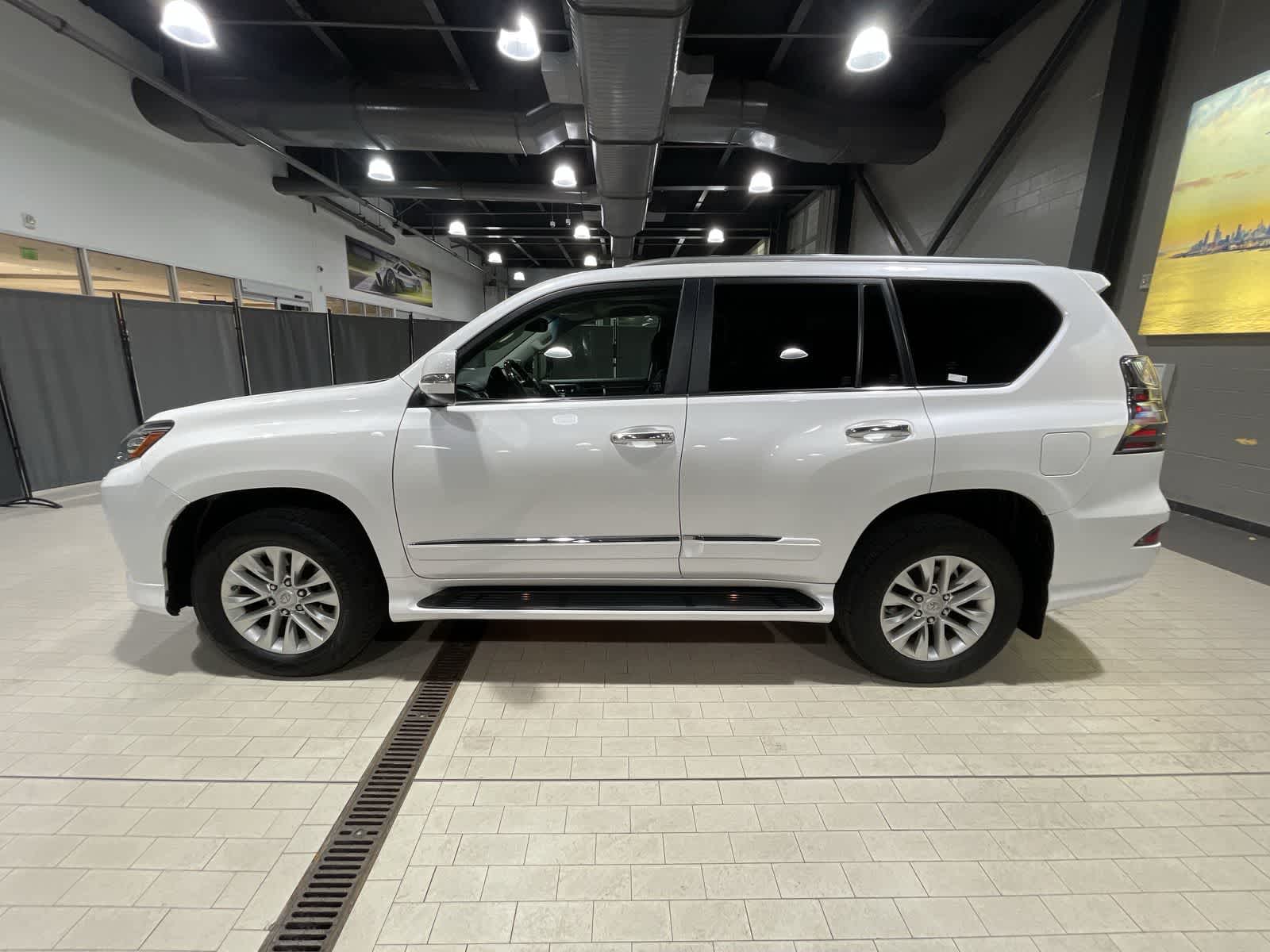 Thumbnail: 2019 Lexus GX - 15