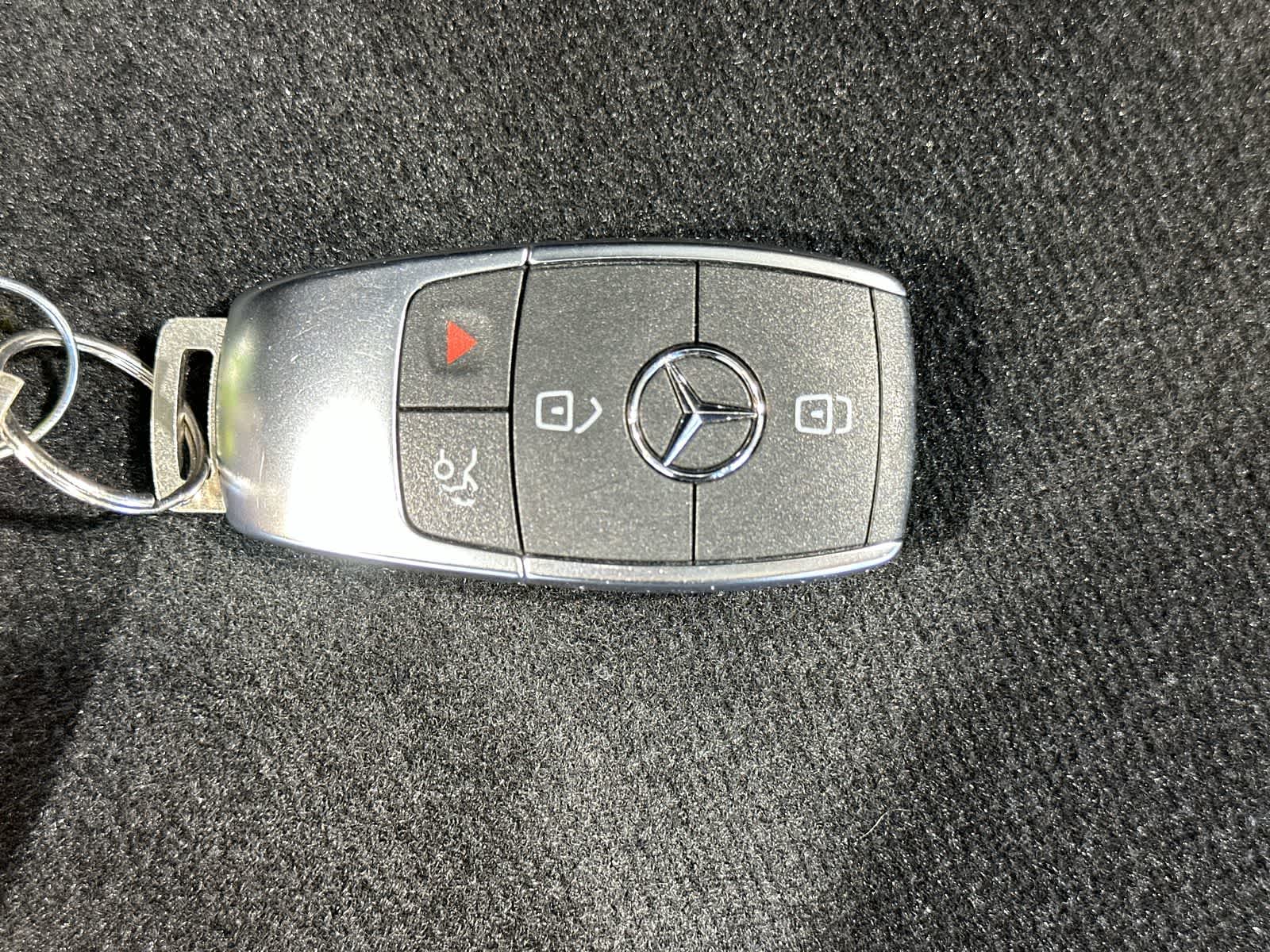 Thumbnail: 2026 Mercedes-Benz GLC - 32