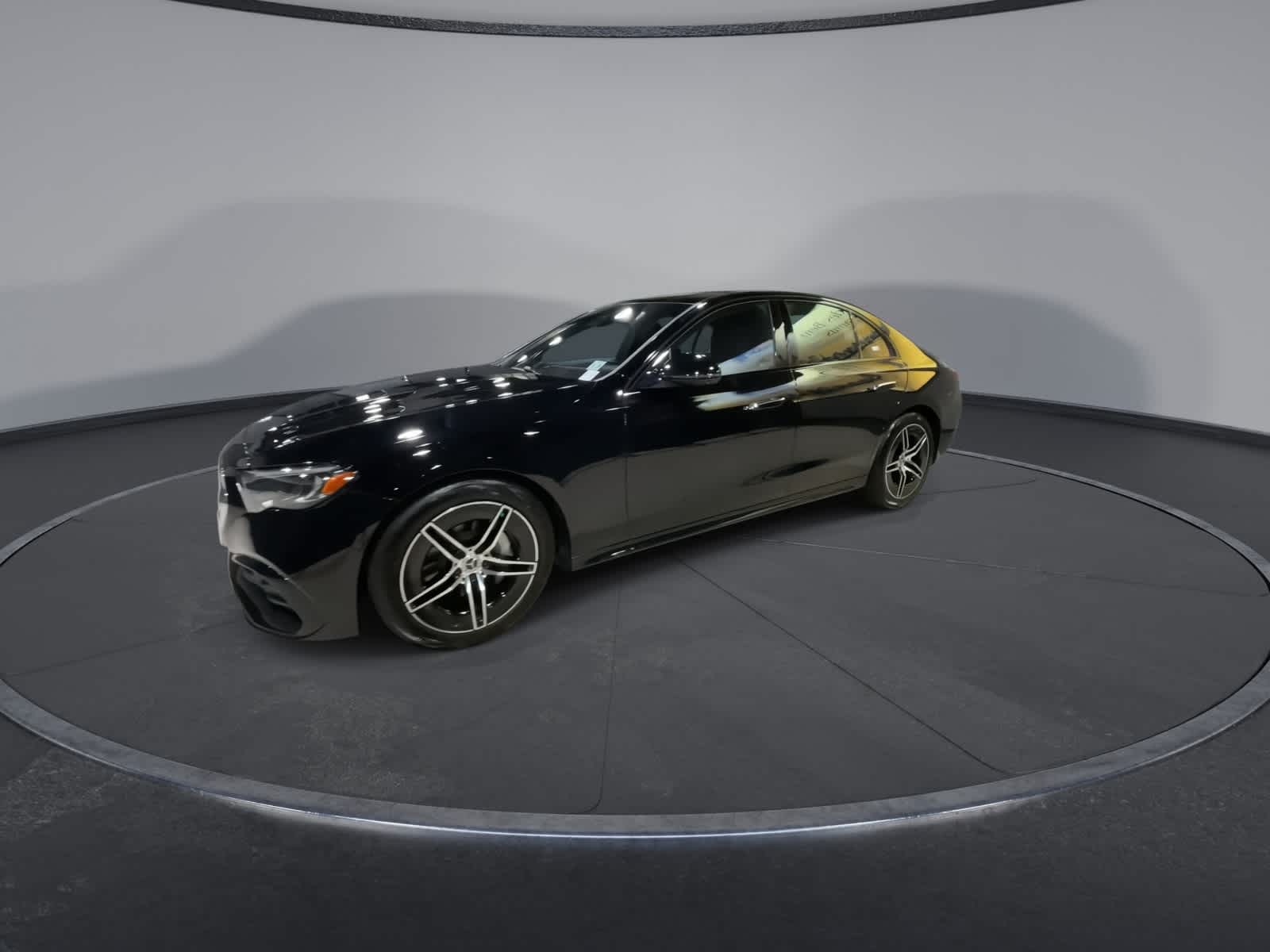 Thumbnail: 2025 Mercedes-Benz E-Class - 6