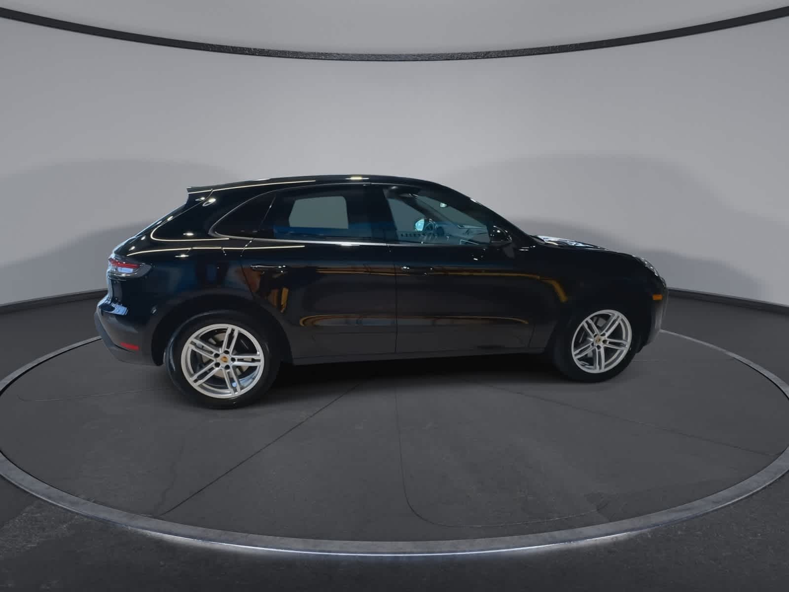 Thumbnail: 2023 Porsche Macan - 12