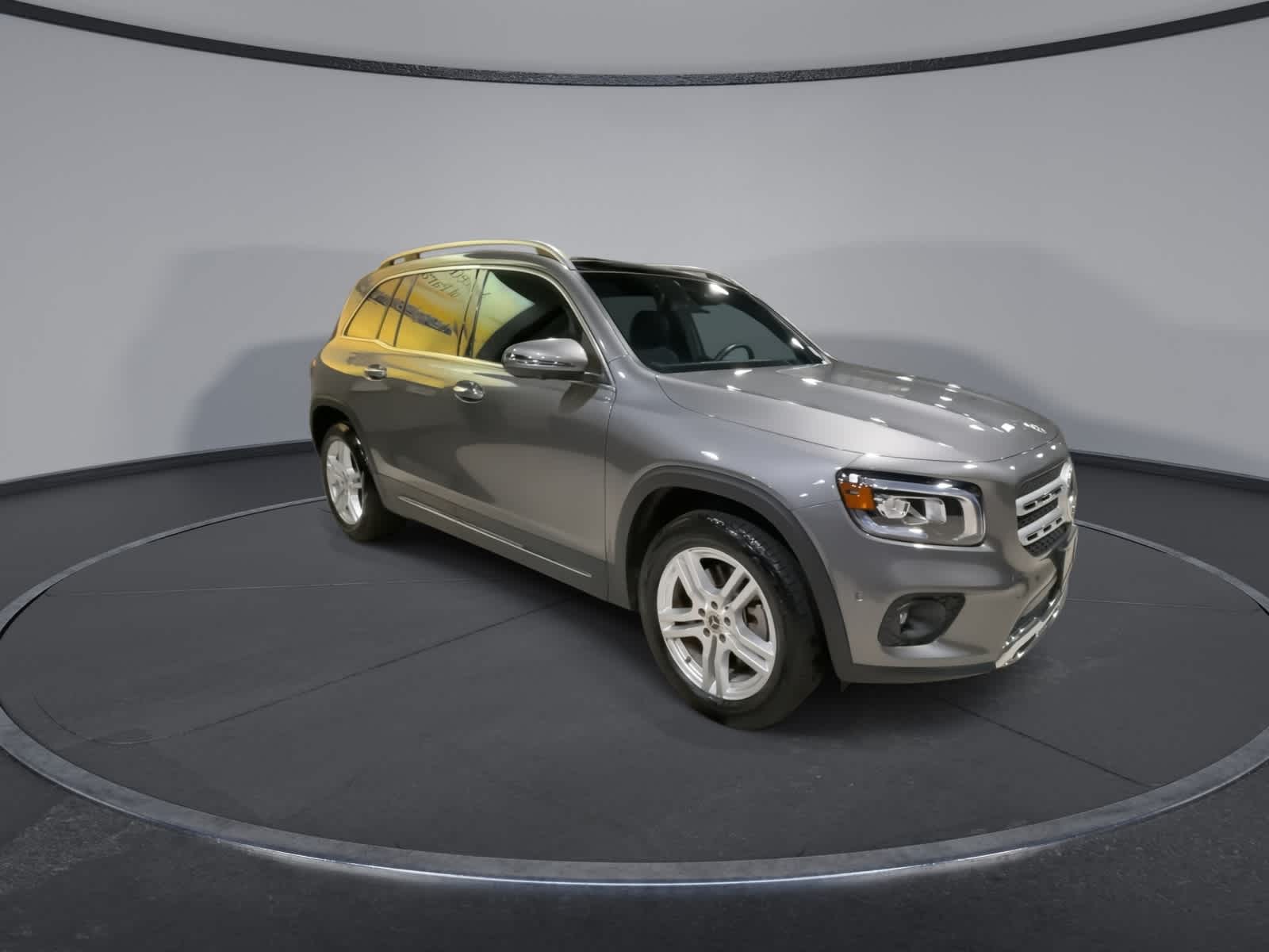 2022 Mercedes Benz GLB 250 4MATIC photo 2