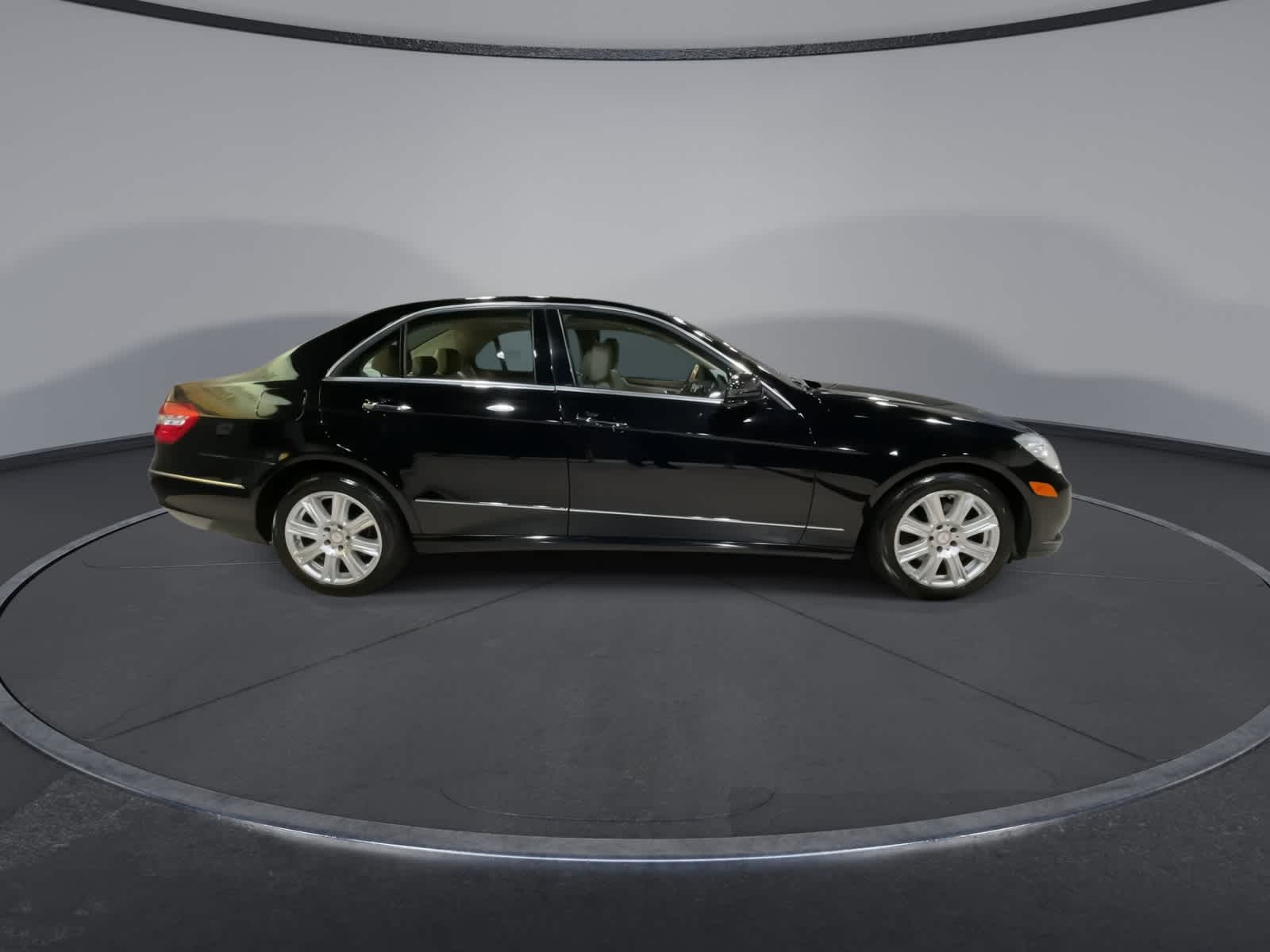 Thumbnail: 2013 Mercedes-Benz E-Class - 2