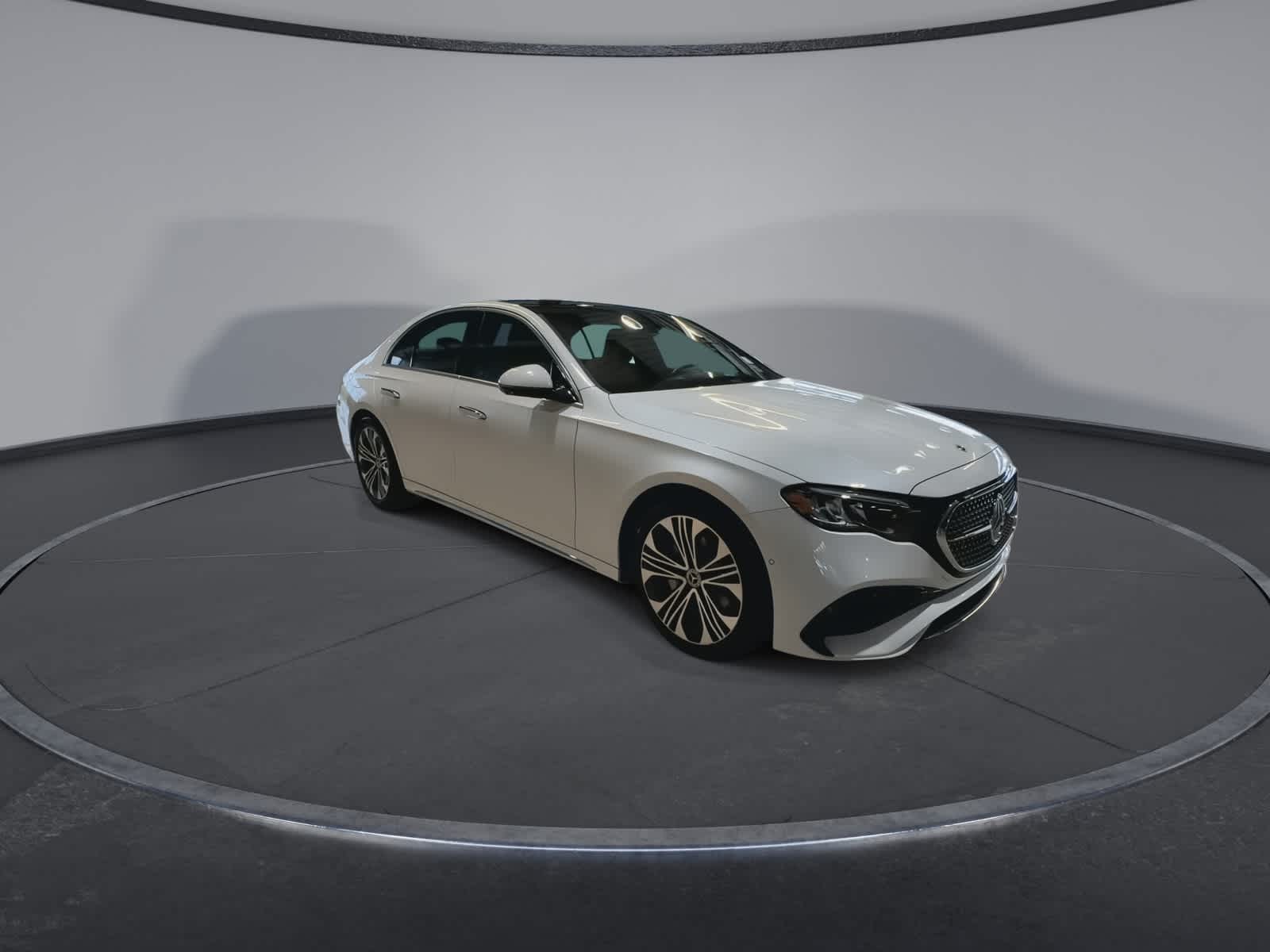 Thumbnail: 2025 Mercedes-Benz E-Class - 2
