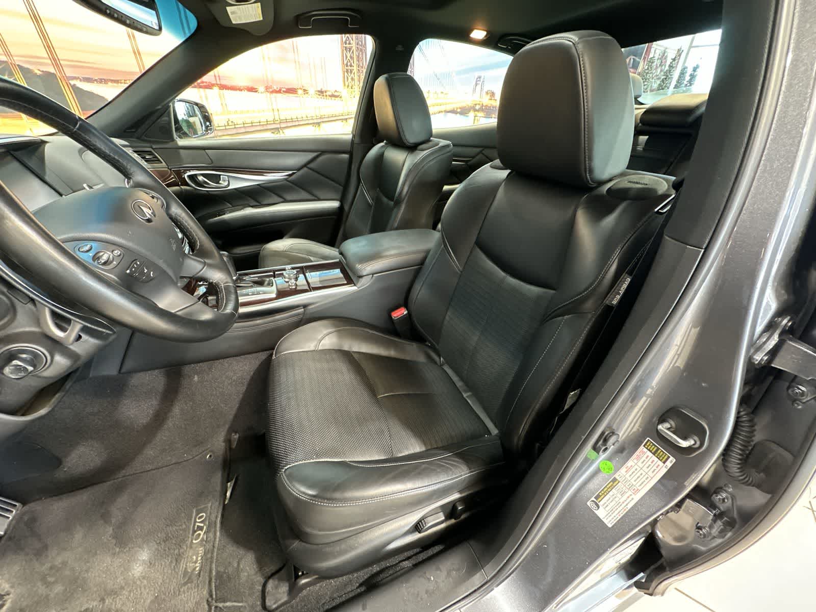 Thumbnail: 2017 INFINITI Q70 - 23