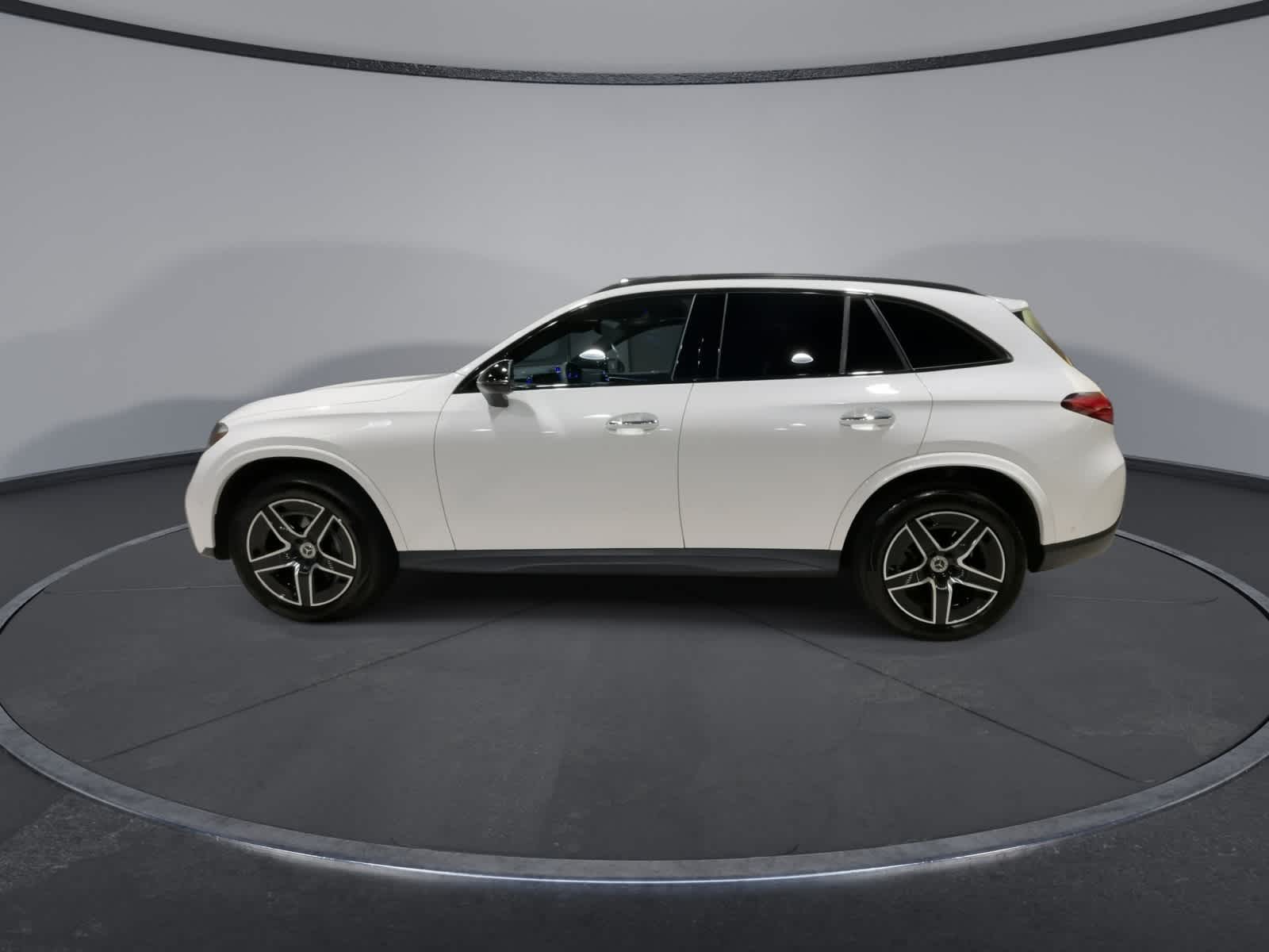 Thumbnail: 2025 Mercedes-Benz GLC - 7