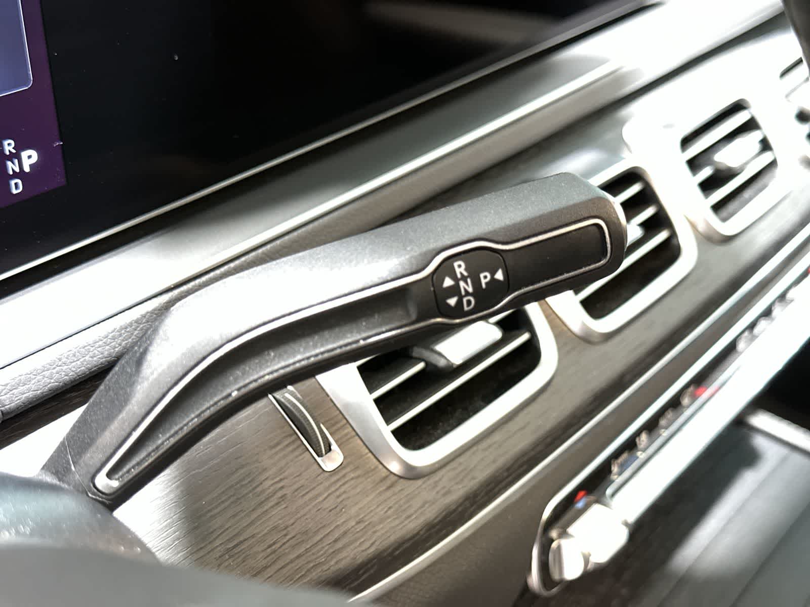 Thumbnail: 2025 Mercedes-Benz GLE - 28