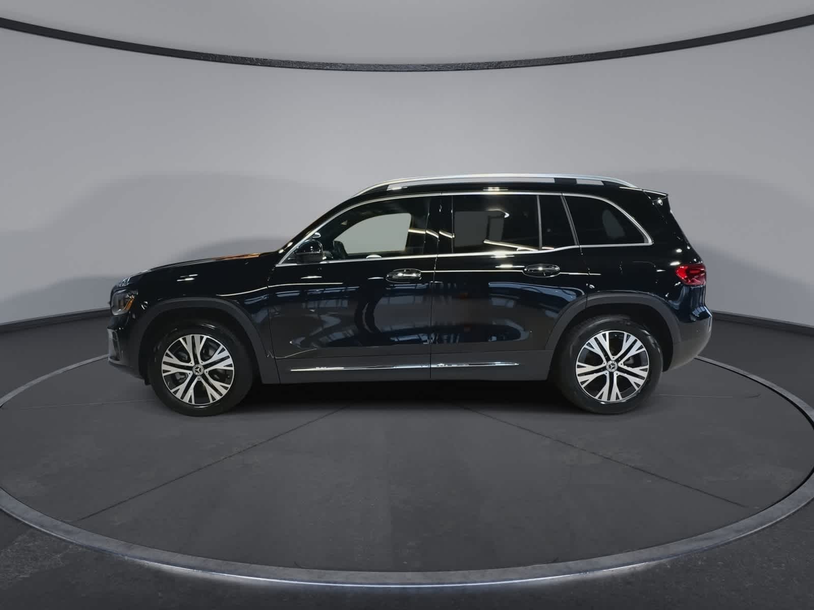 Thumbnail: 2025 Mercedes-Benz GLB - 7